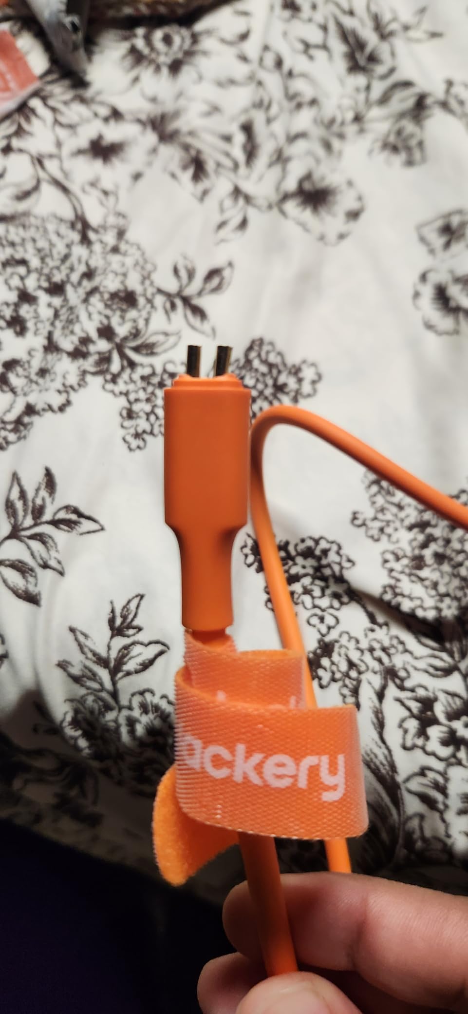 Solar Generator 300, 293Wh Backup Lithium Battery with 1X Solar Panel SolarSaga 100W Air, 110V/300W Pure Sine Wave AC Outlet for RV Outdoors Camping Travel Blackout customer photo 2