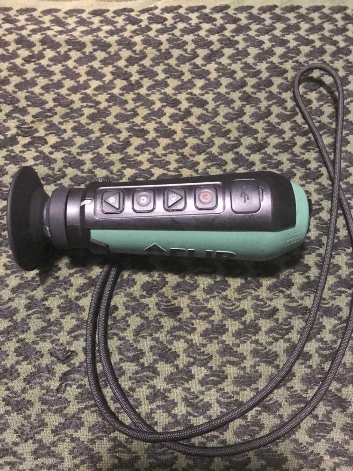 FLIR Scout TKx - Compact Infrared/Thermal Imaging Monocular for Wildlife Viewing, Hunting & Outdoor customer photo 1