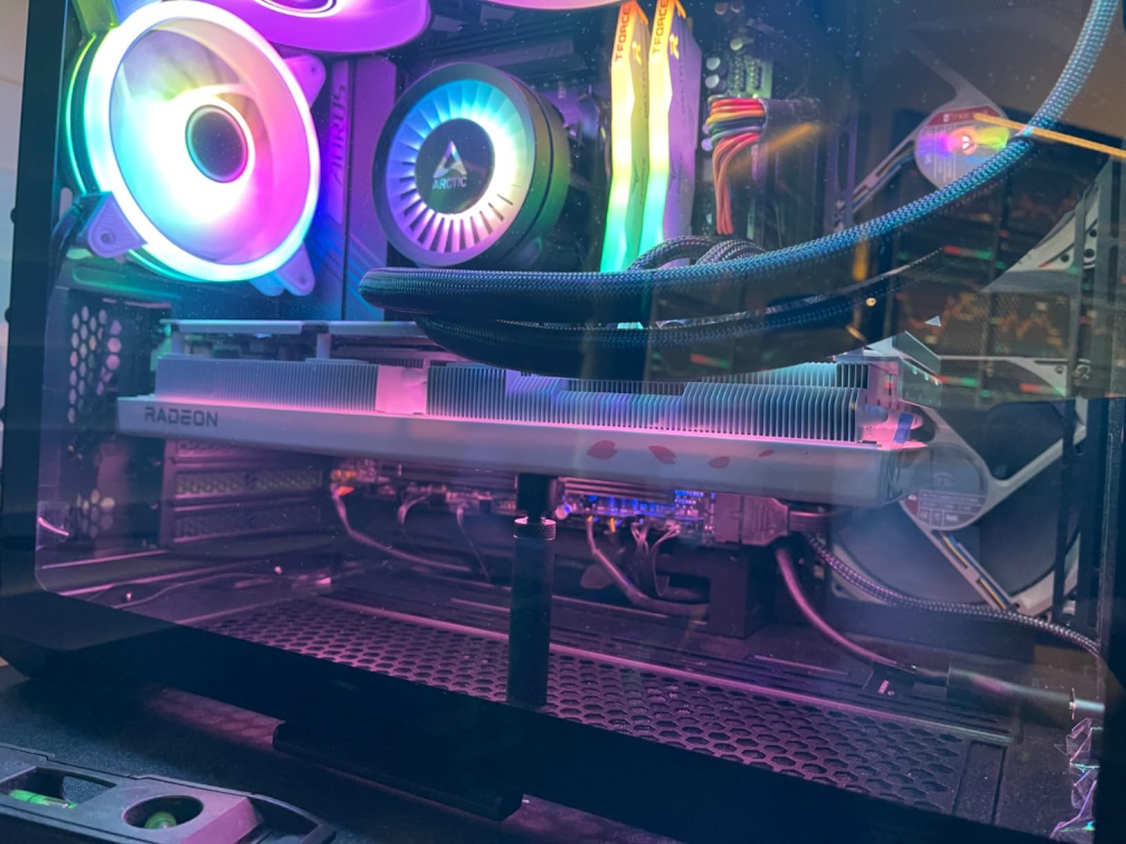 GPU Support Bracket, Graphics Video Card Brace with Height Adjustable, Anti Sag Holder for Universal Graphics Card Sag, GPU Stand with Magnet and Rubber Pad (Black) customer photo 1