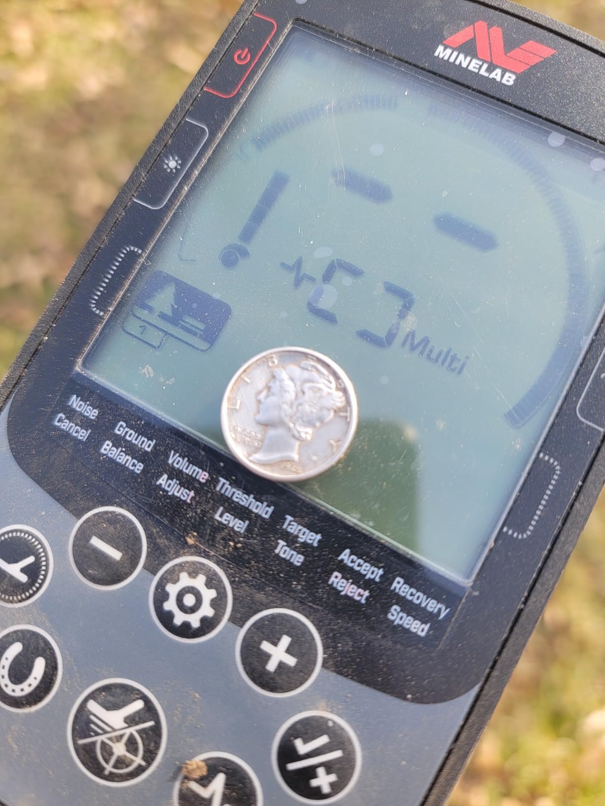 Equinox 900 Multi-Frequency Collapsible Metal Detector for Adults with EQX 11