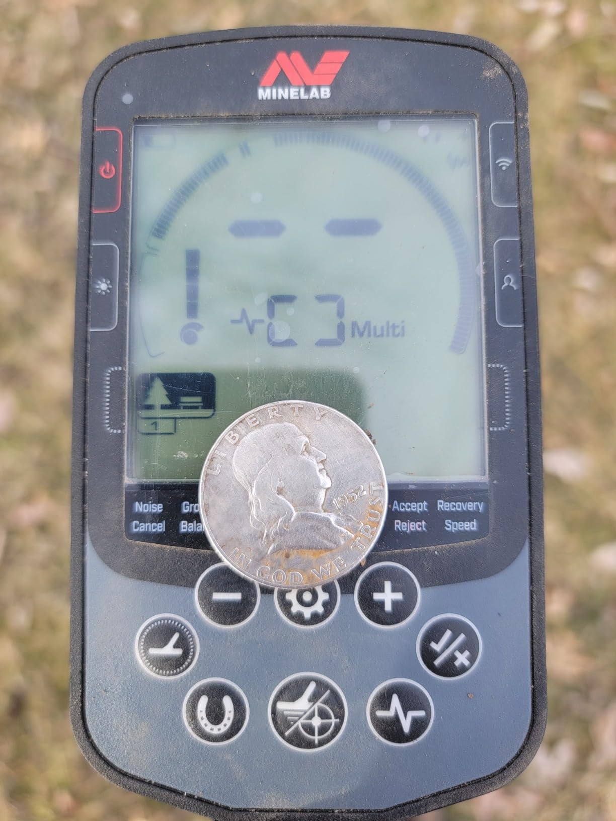 Equinox 900 Multi-Frequency Collapsible Metal Detector for Adults with EQX 11