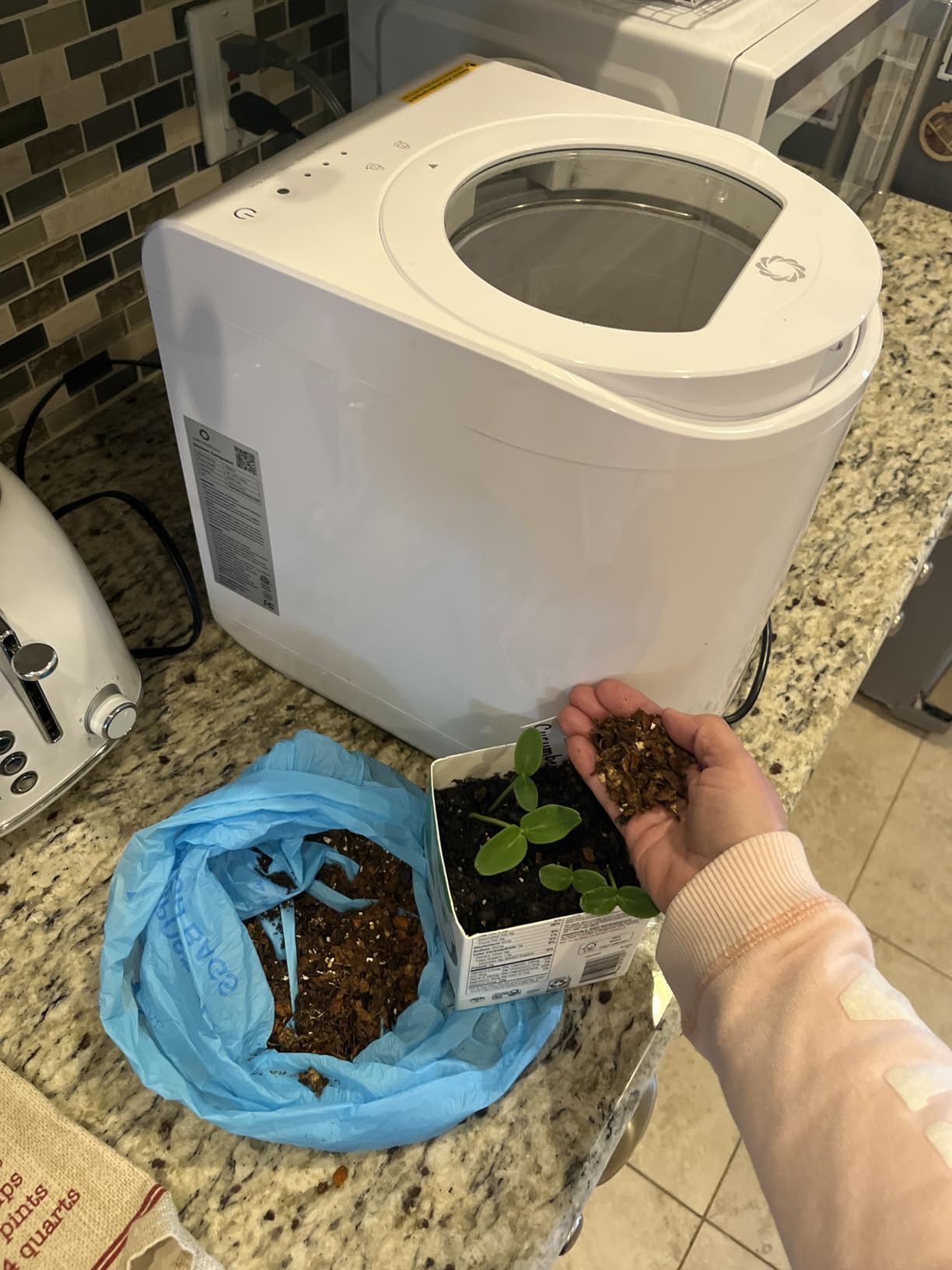 Airthereal Revive Electric Kitchen Composter, SHARKSDEN Tri-Blade, Turn Food Waste and Scraps into Dry Compost Fertilizer for Plants, R500 Gray customer photo 1
