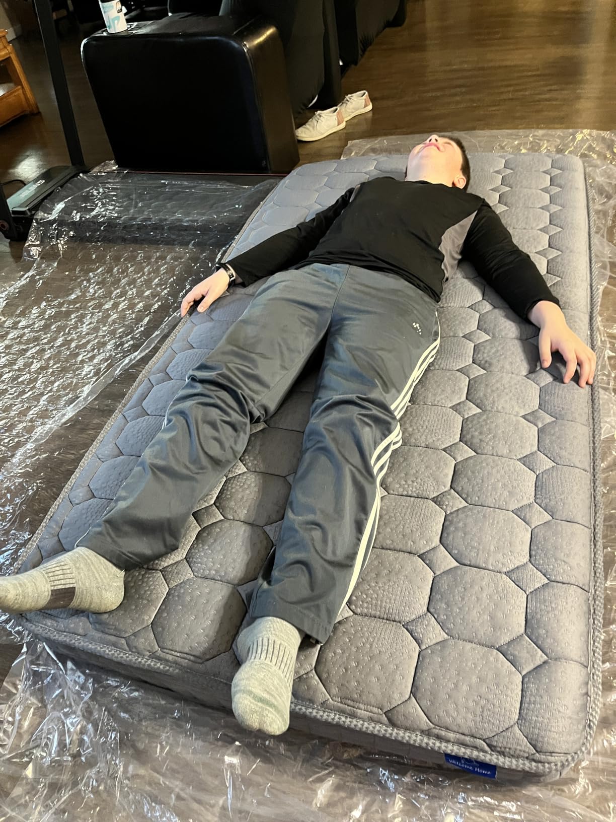 Vesgantti 10 Inch Twin XL Multilayer Hybrid Mattress - Multiple Sizes & Styles Available, Ergonomic Design with Memory Foam and Pocket Spring, Medium Firm Feel, Grey customer photo 1