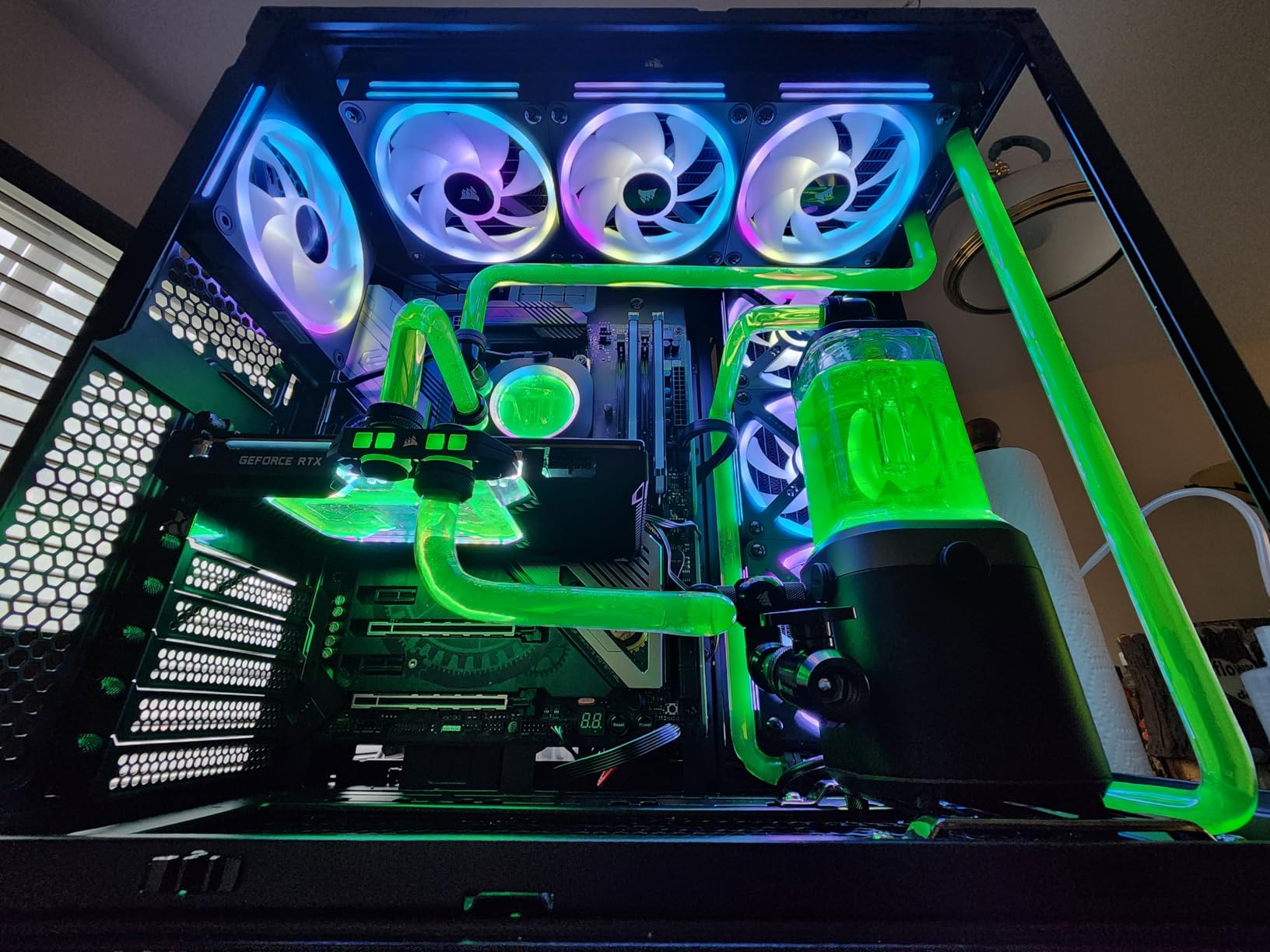 Corsair Hydro X Series XG7 RGB 4080 SUPRIM/Trio GPU Water Block - for MSI GeForce RTX™ 4080 SUPRIM and Gaming Trio Cards - Nickel-Plated Copper - Included Backplate & 5V ARGB Adapter Cable - Black customer photo 1