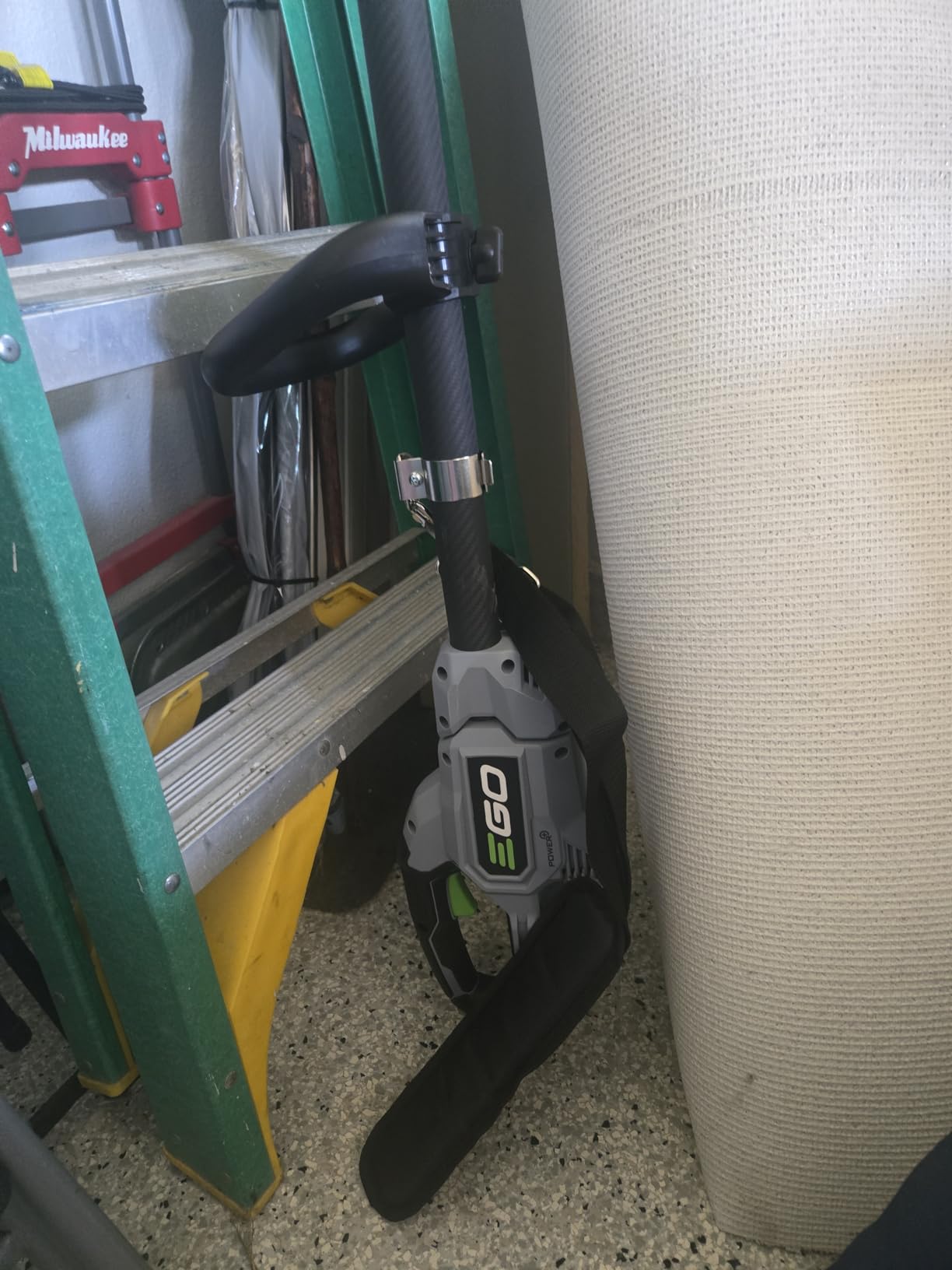 EGO Power+ Pole Saw, Cordless Electric Pole Saw for Tree Trimming with Telescopic LED Cut Line Indicator, Includes 56V 2.5Ah Battery and Charger - PS1001 customer photo 2