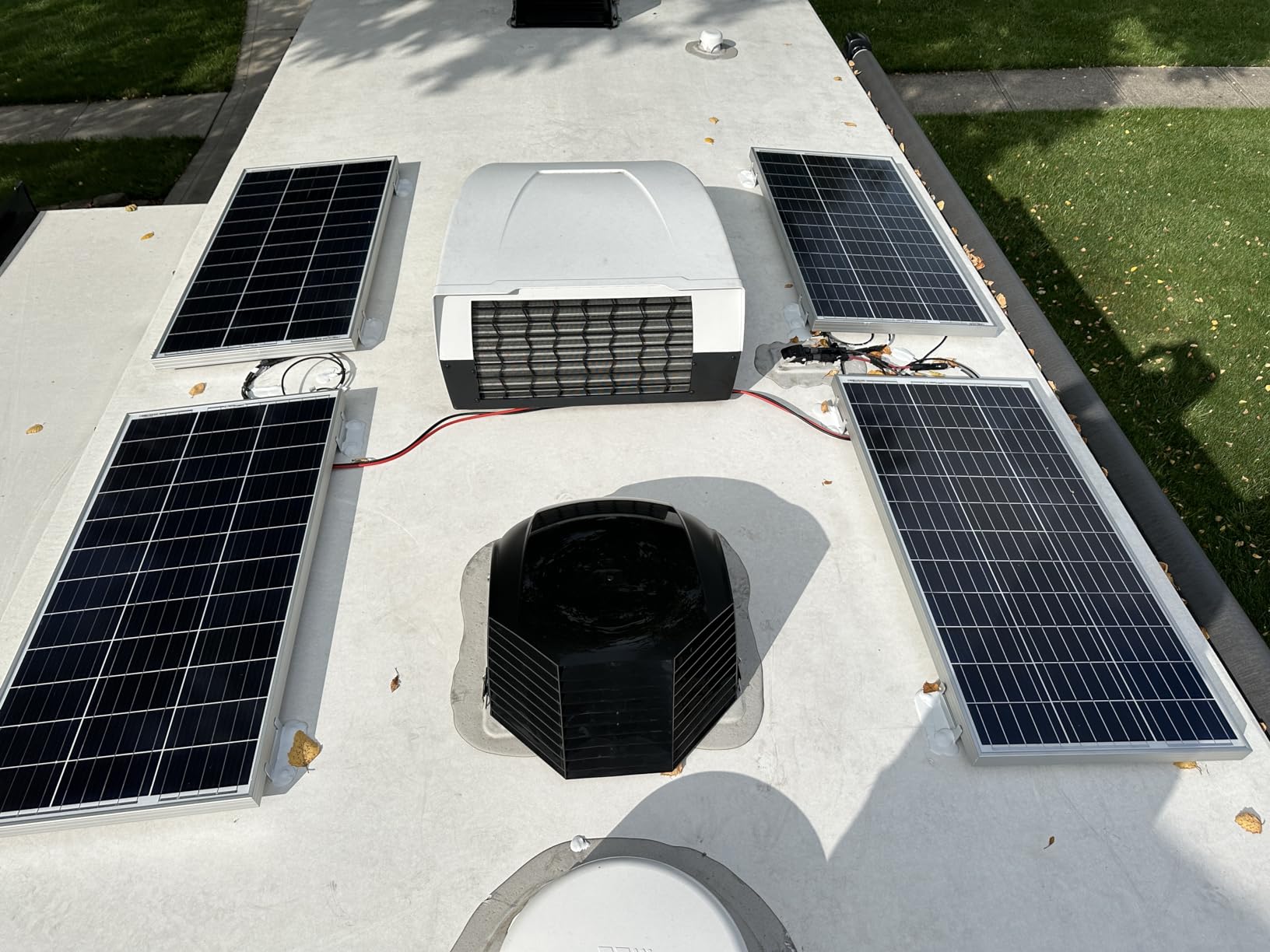 ExpertPower 1000W 12V Solar Panel Kit | 1000W Mono Rigid Solar Panels, 100A MPPT Solar Charge Controller | RV, Trailer, Camper, Marine, Off Grid, Solar Projects customer photo 1