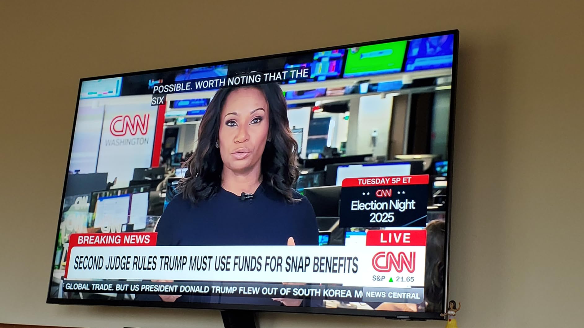 85-Inch Class Neo QLED 4K QN90C Series Neo Quantum HDR+, Dolby Atmos, Object Tracking Sound+, Anti-Glare, Gaming Hub, Q-Symphony, Smart TV with Alexa Built-in (QN85QN90C, 2023 Model) customer photo 1