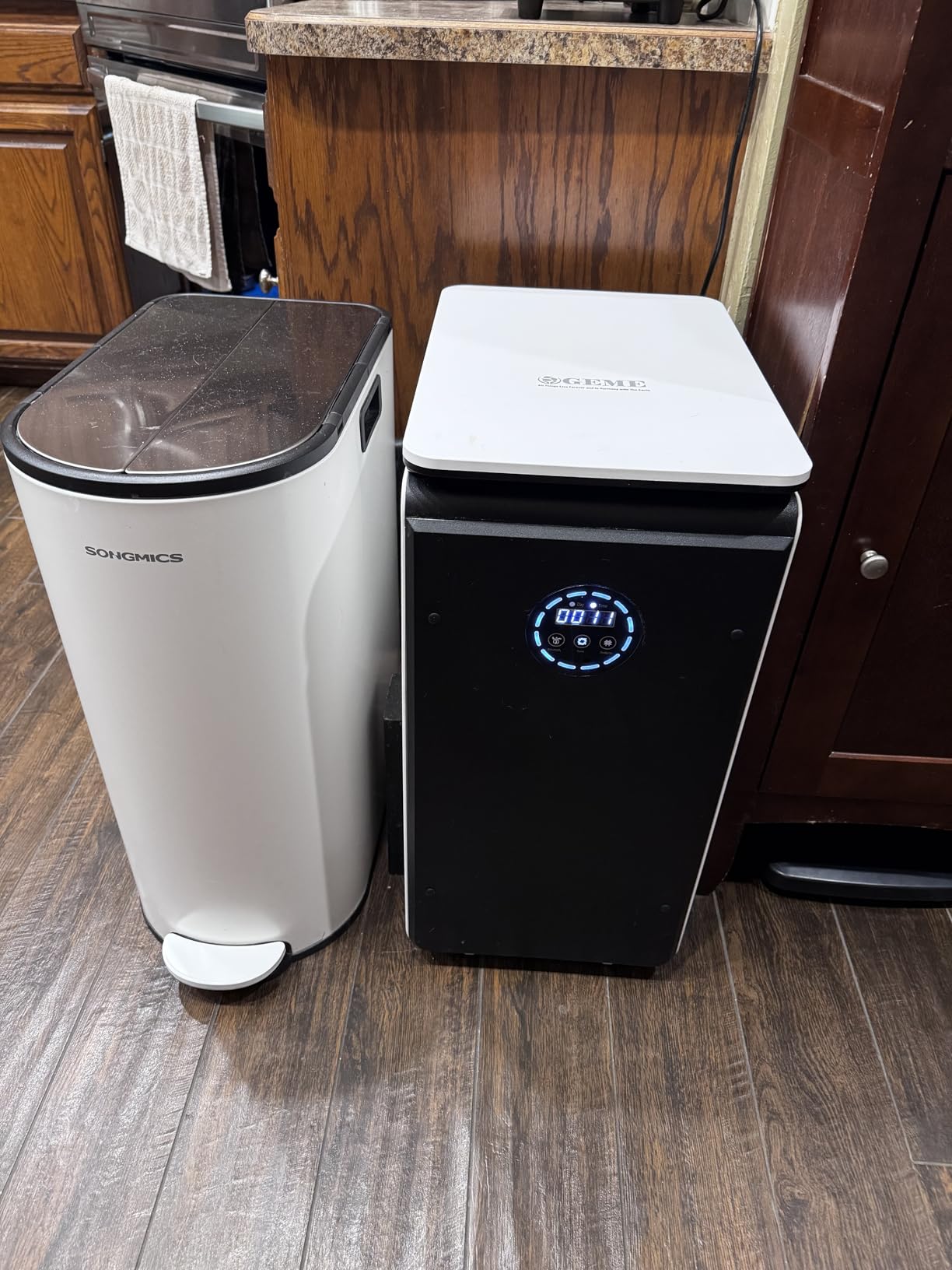 GEME Smart 19L Electric Composter for Kitchen, Filter No Need to Change, Real Compost, Not Dehydration Tec, Add Waste Anytime Bio Compost Machine, Electric Compost Bin Indoor Odorless Quiet customer photo 2