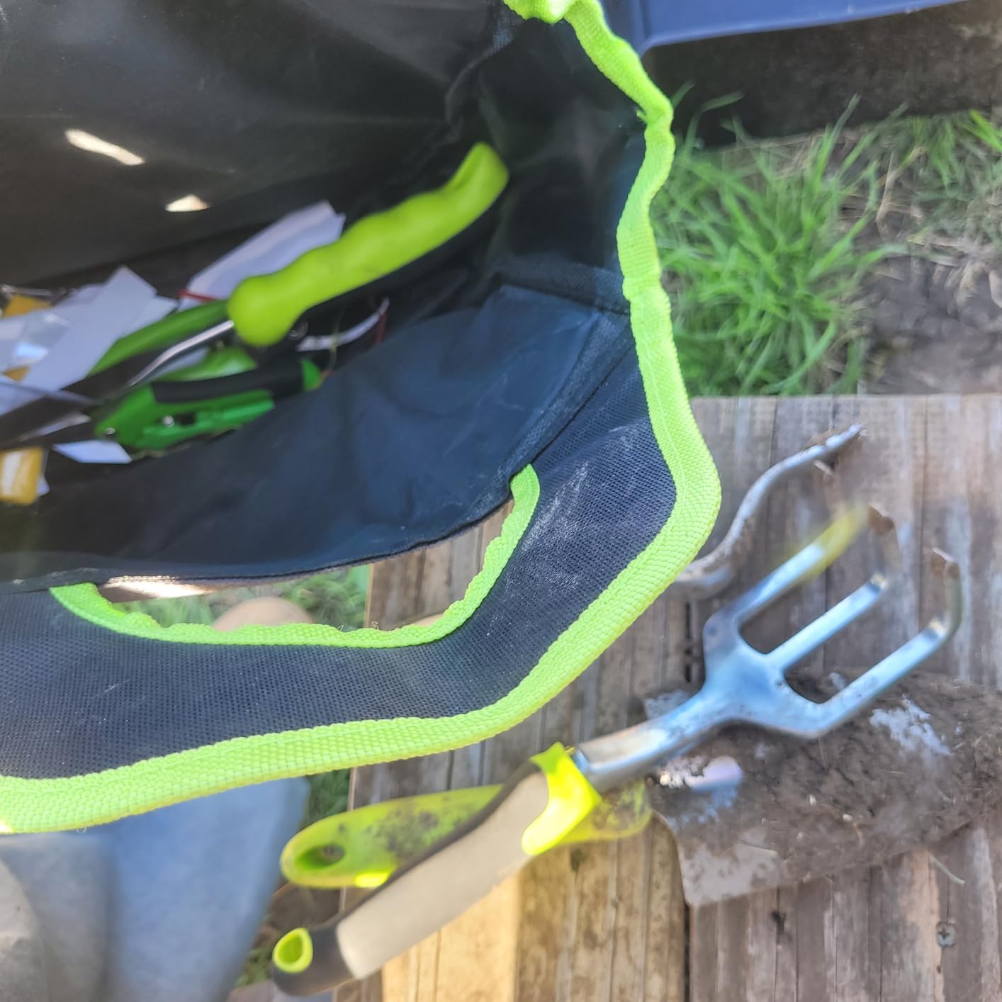 GROWIT Heavy Duty Gardening Tools - Gardening Gifts for Women, Men, Mom, Dad - Durable, Ergonomic Garden Tools Set customer photo 2