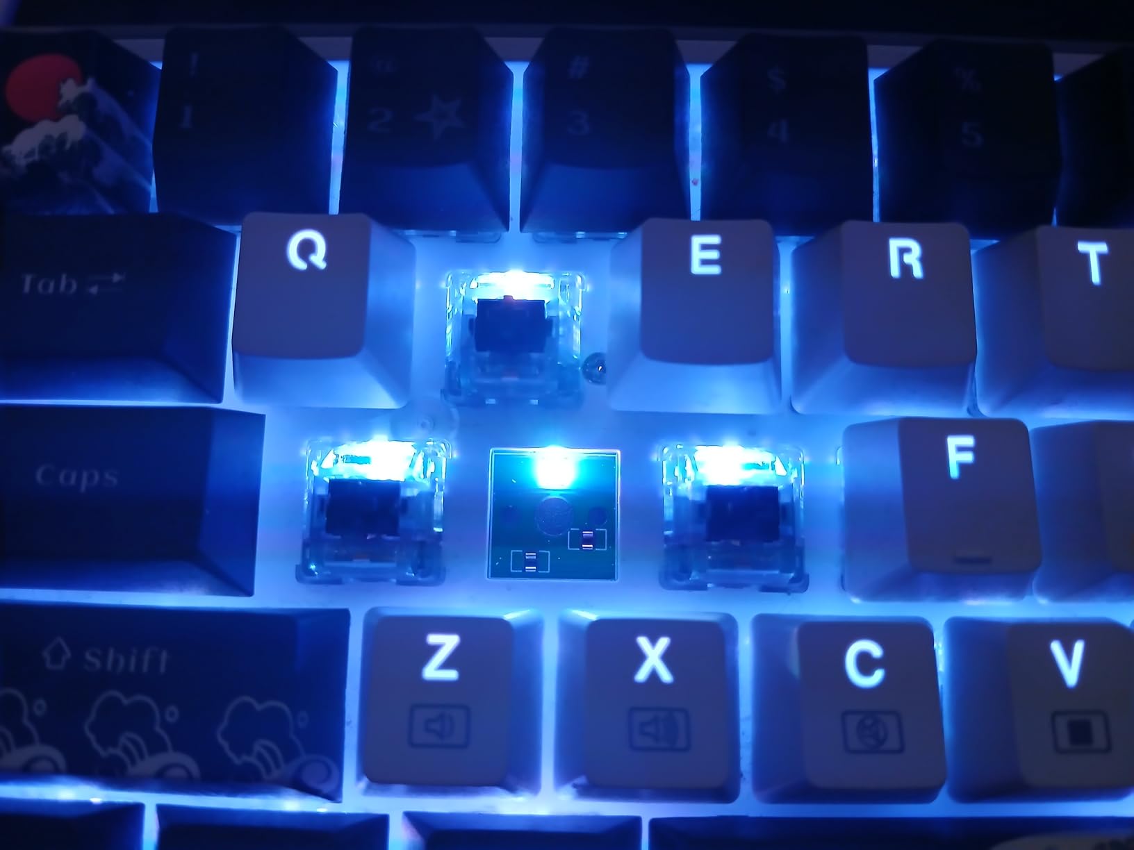 Redragon K631 Gery 65% Wired RGB Gaming Keyboard, 68 Keys Compact Mechanical Keyboard w/100% Hot-Swap Socket, Free-Mod Plate Mounted PCB & Dedicated Arrow Keys, Quiet Red Switch customer photo 2