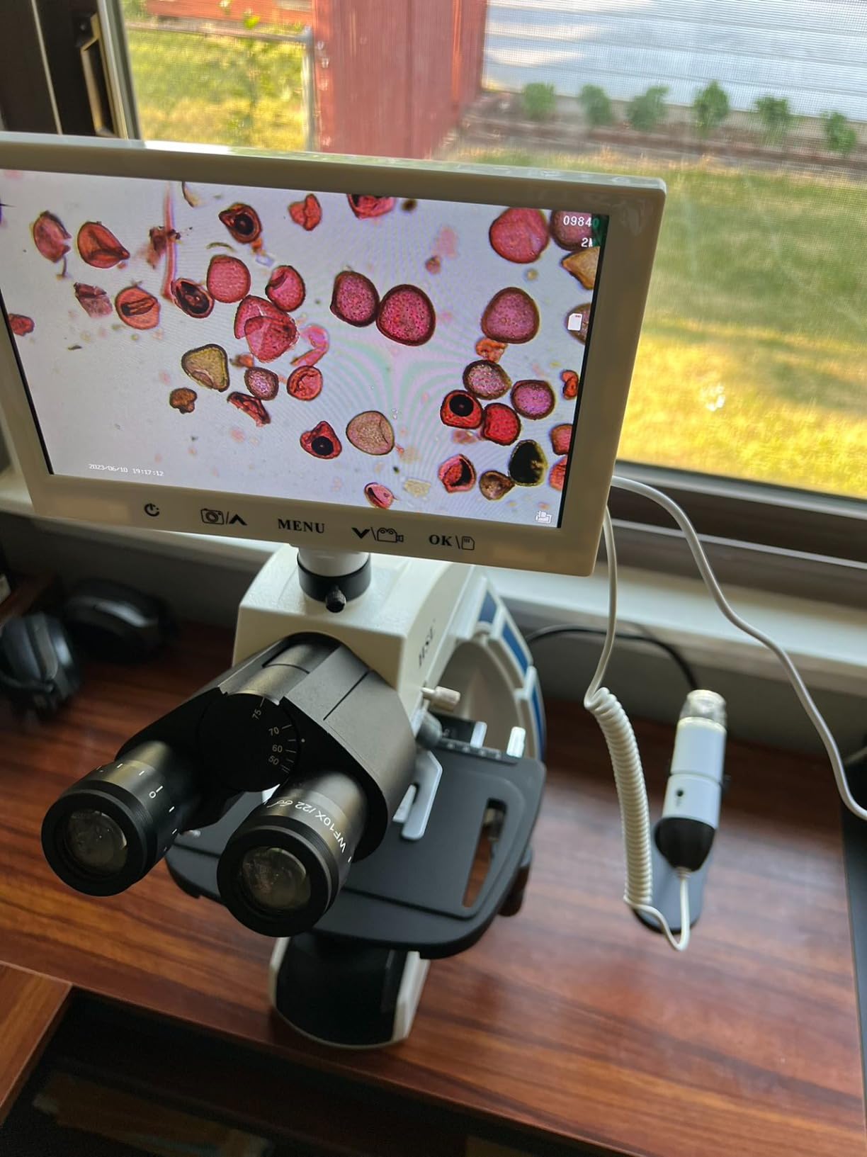 HSL Trinocular Compound Microscope for Adults Professional,9 inch LCD Digital Microscope kit,Electron microscopes Light,Biological Microscope LAB with Screen 400x 1000x Micro Scope customer photo 1