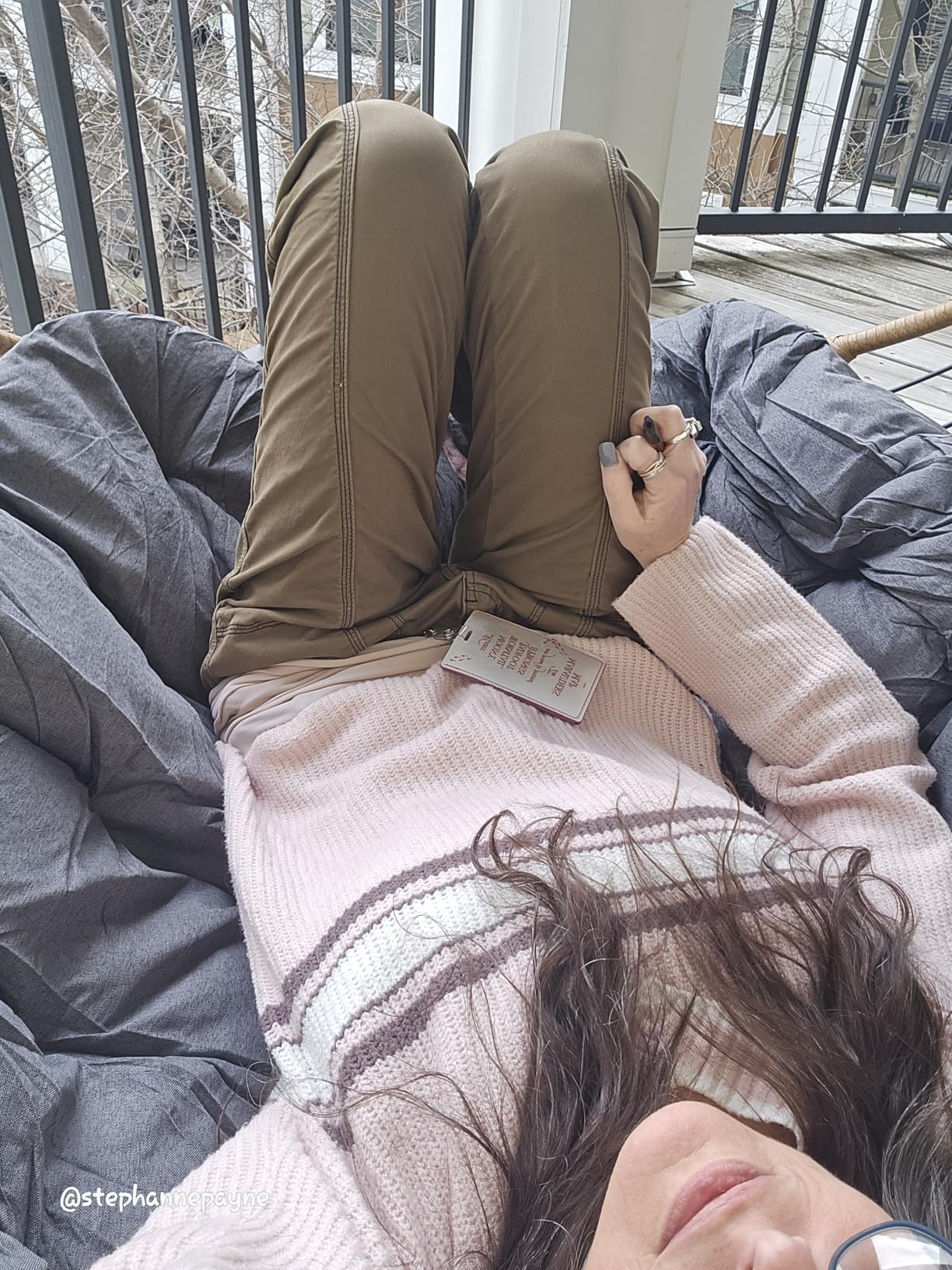 SWITTE Outdoor Rocking Chair, Oversized Patio Papasan Rocker, Comfy Wicker Reading Lounge, Indoor Egg Chair for Bedroom, Living Room, Porch, Garden, Lawn-Dark Grey customer photo 2