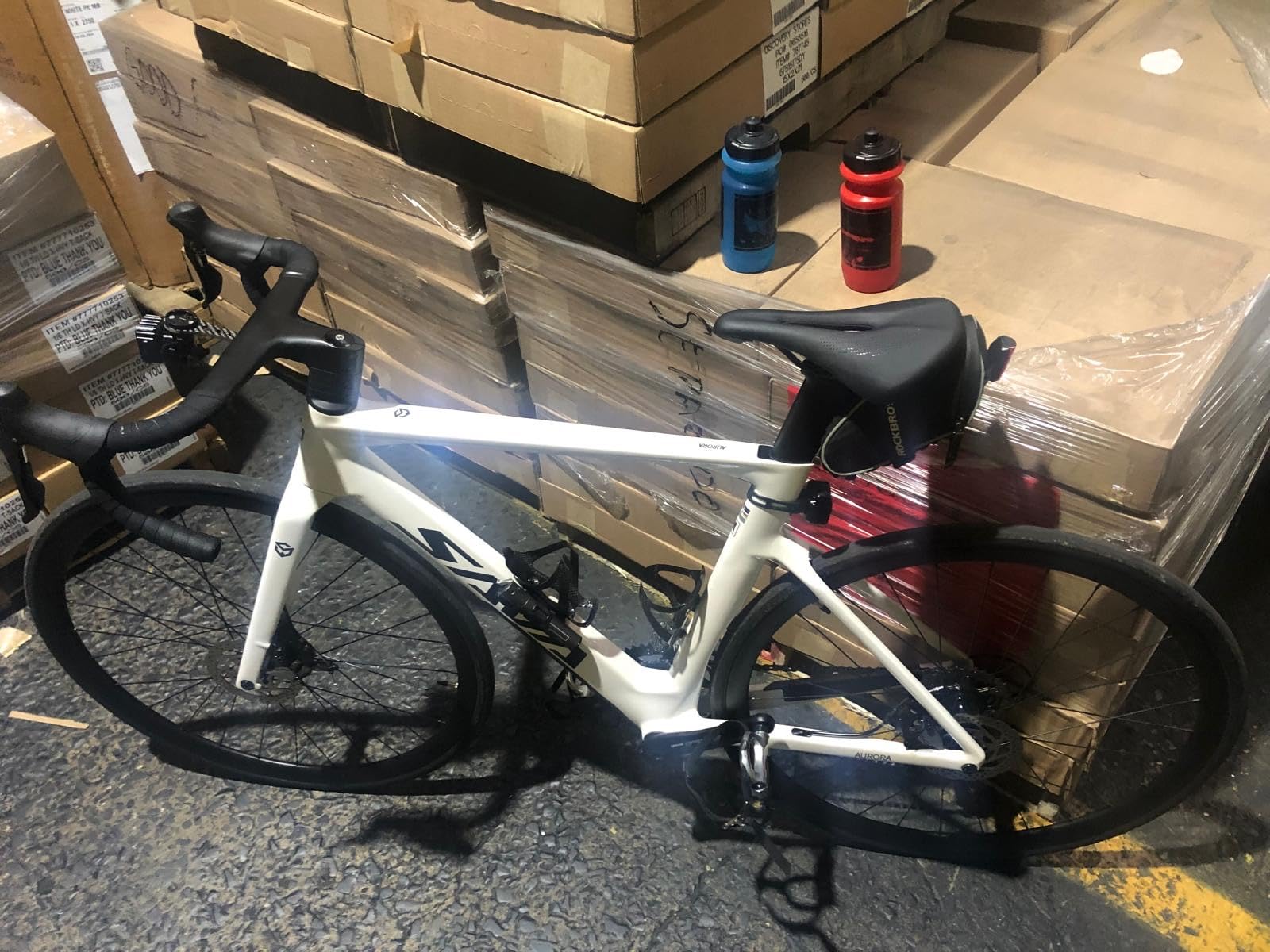 SAVADECK Carbon Disc Road Bike, Integrated Design Racing Bicycle Carbon Frame Carbon Fork with Shimano SORA R3000 Derailleur System 18 Speed Disc Brake customer photo 1