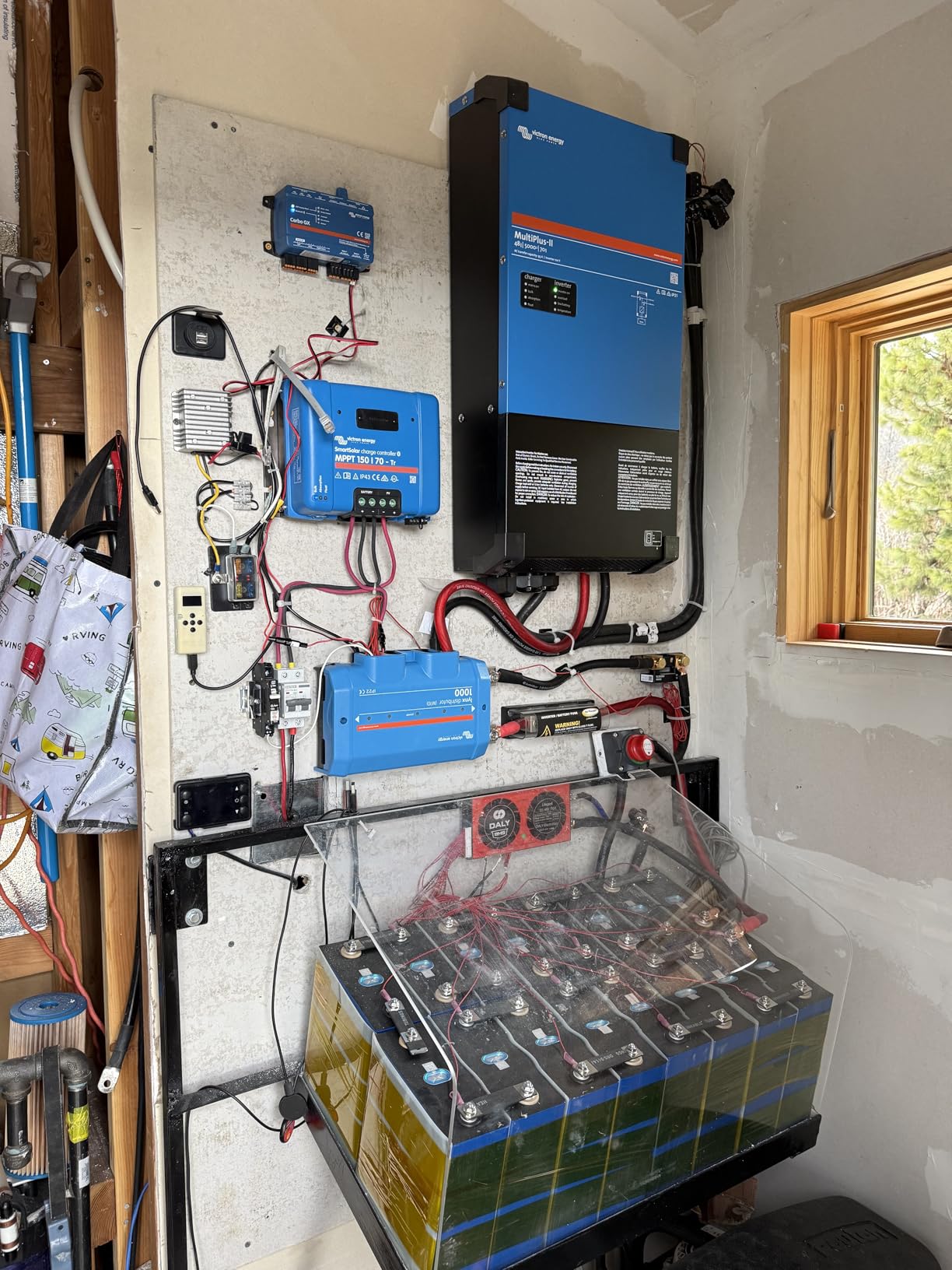 Victron Energy MultiPlus-II - Power Inverter - Pure Sine Wave Inverter Charger for 70 amp Battery - with PowerAssist Technology - 3000VA 24-Volt customer photo 1