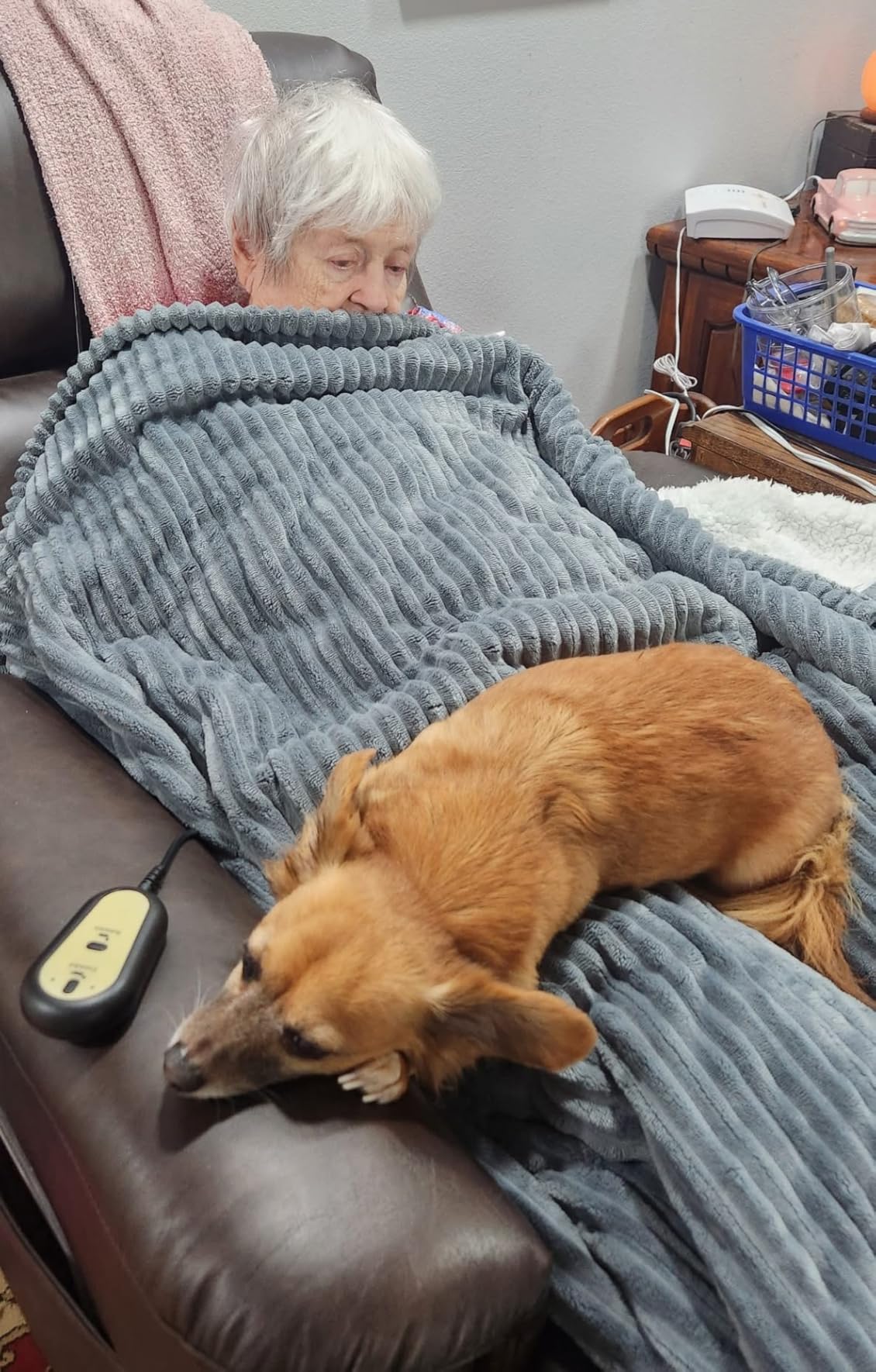 Bedsure GentleSoft Electric Blanket King Size - Soft Ribbed Flannel Heated Blanket with Dual Control, Heating with 10 Heat Settings & 10 Time Settings, 8 hrs Timer Auto Shut Off (90x100 inches, Grey) customer photo 2