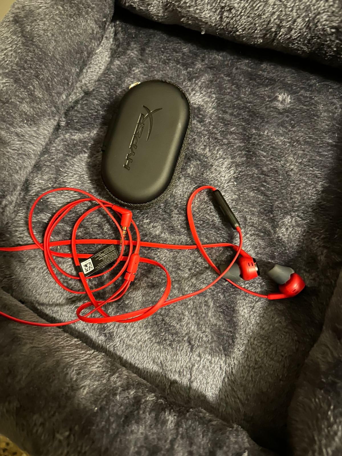 HyperX Cloud Earbuds II - 14mm Drivers, Four Eartips, Hard-Shell Carrying Case, Low-Profile 90° Plug, 3.5mm Plug, Built-in Microphone, Multi-Function Button, PC, Mobile, Nintendo Switch - Black customer photo 1