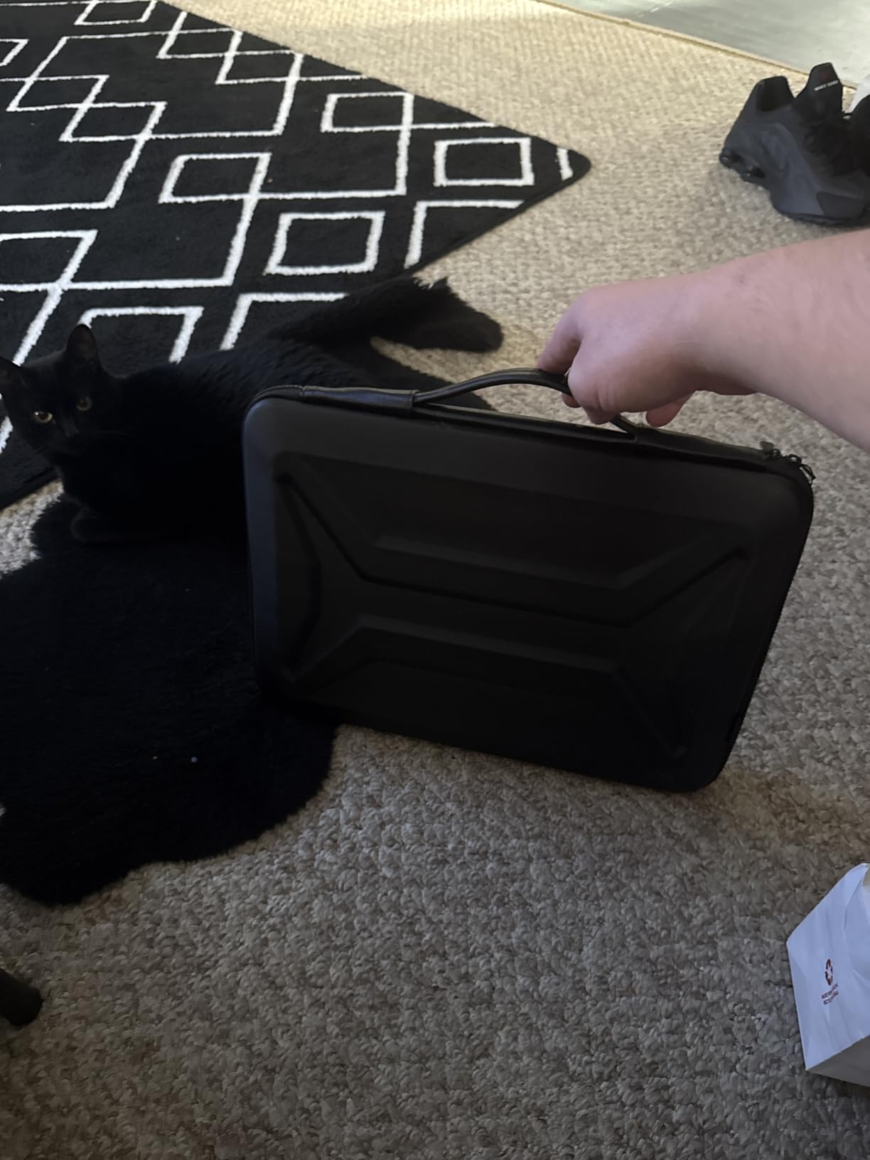 DOMISO 15.6-16 Inch Laptop Hard Case, Waterproof Shockproof Hard Shell Laptop Sleeve Protective Carrying Case with Retractable Handle for Macbook Pro/Lenovo IdeaPad Legion/HP ENVY/Dell XPS,Black customer photo 1