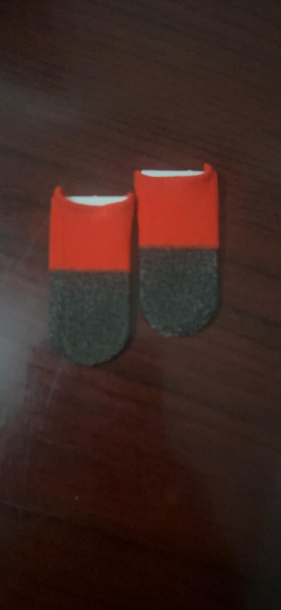 Empire Finger Sleeves for Gaming - Pack of 24 Anti Sweat, Anti Dryness, Breathable & Sensitive Finger Gloves - Silver Fibber Thumb Sleeves Gaming Mobile (Multi-Colour) customer photo 2