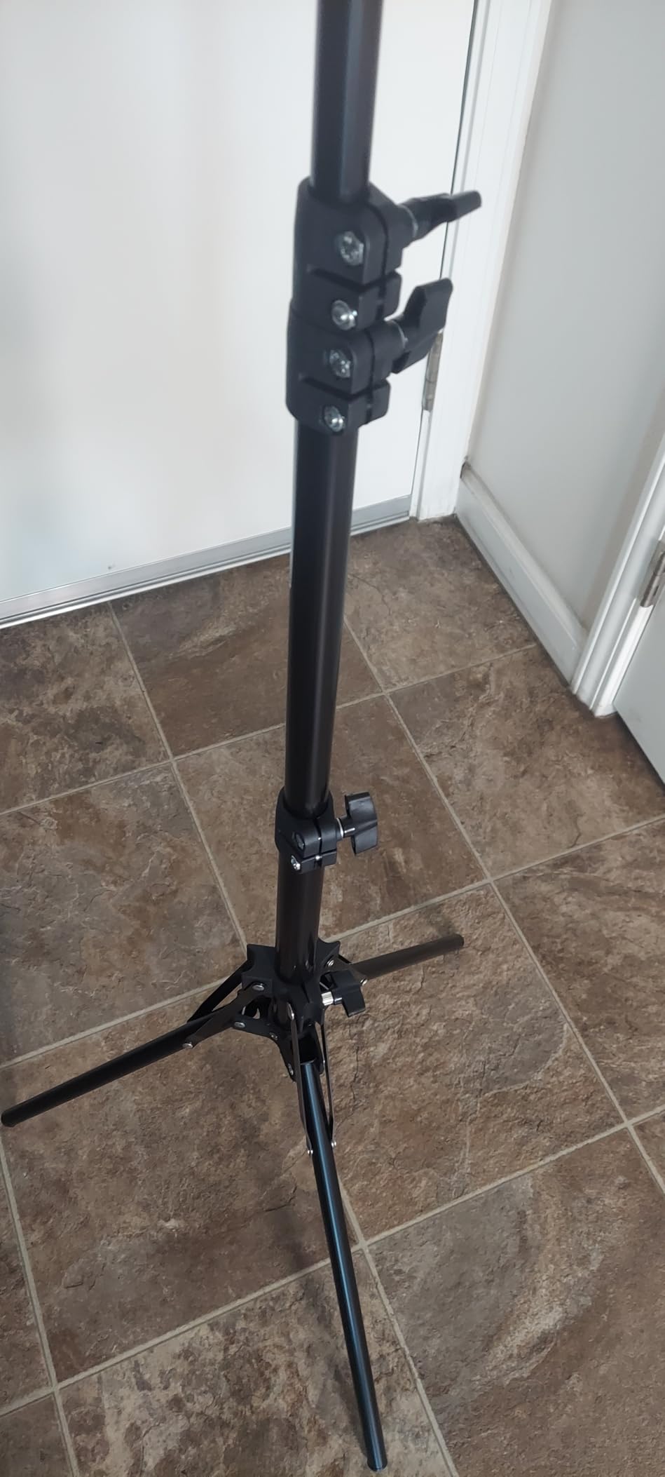 Torjim Softbox Photography Lighting Kit, 16'' x 16'' Professional Softbox Lighting Kit with 85W 3000-7500K LED Bulbs, Studio Lights for Photography/Video Recording/Live Streaming/Portraits Shooting customer photo 2