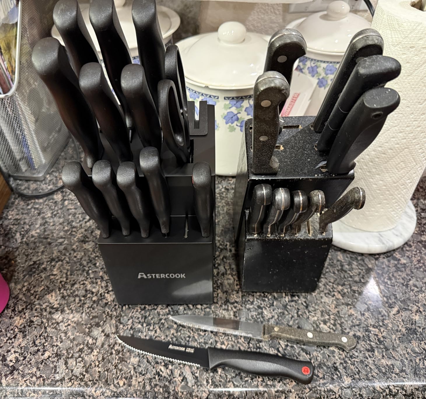 Knife Set, Astercook 15 Pieces Knife Sets for Kitchen with Block, Dishwasher Safe Kitchen Knife Set with Built in Sharpener Block, German Stainless Steel Knife Block Set, Valentine's Gift customer photo 1