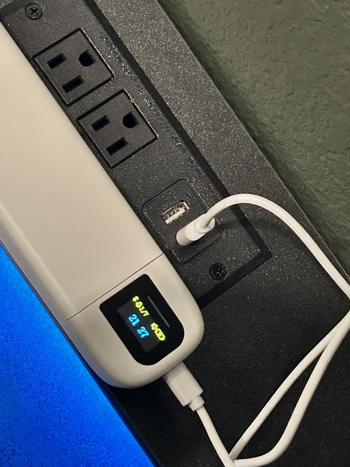 Daviky Automatic Pill Dispenser, Smart Pill Organizer with Alarm, Pill Box 7 Day with APP, Weekly Travel Pill Case, Portable Pill Reminder for Medicines, Supplements and Vitamins customer photo 2