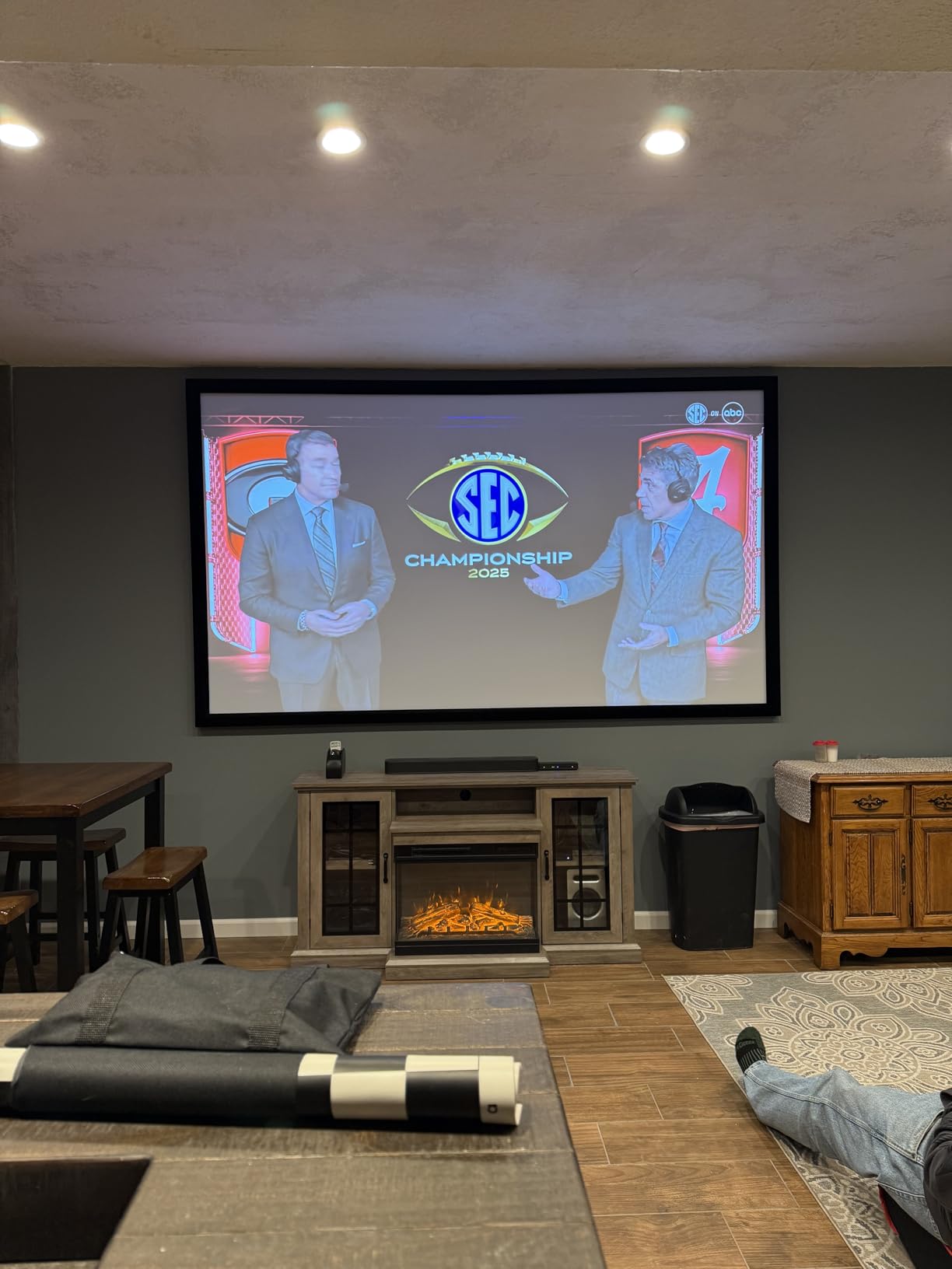 Epson Pro EX11000 3-Chip 3LCD Full HD 1080p Wireless Laser Projector, 4,600 Lumens Color/White Brightness, Miracast, 2 HDMI Ports, USB Power for Streaming, Built-in 16W Speaker customer photo 2