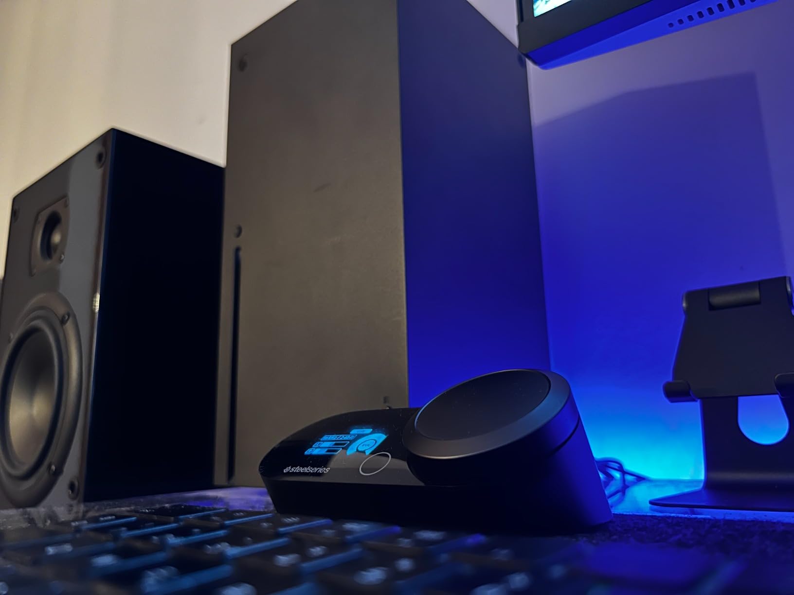 SteelSeries GameDAC Gen 2 Hi-Res Audio Amplifier - ESS Sabre Quad-DAC - AI Noise Cancellation - 360 Spatial Audio - Hi-Res Certified - PC, PS5, PS4 customer photo 1