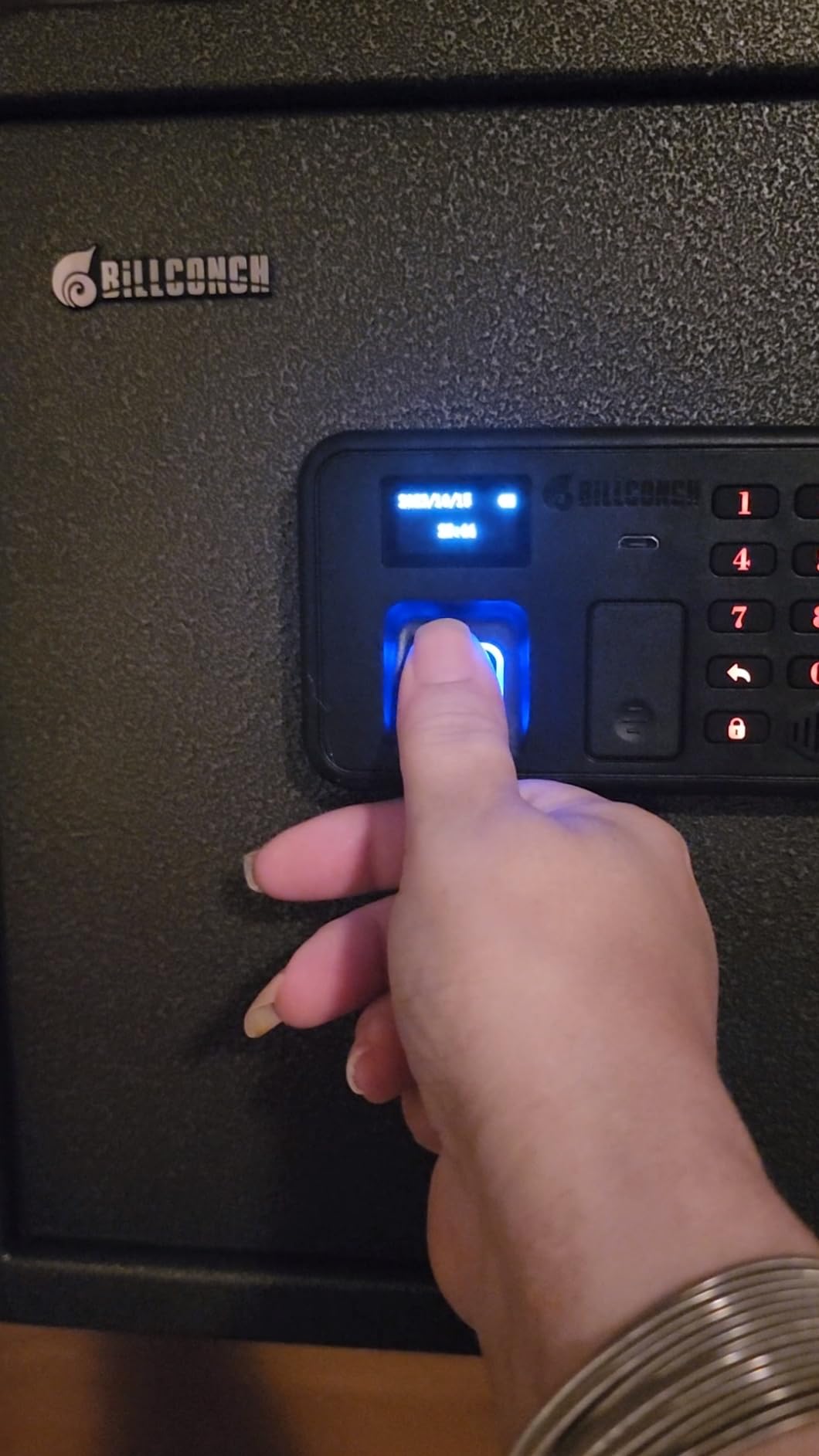 Billconch Smart Gun Safe for Multiple Pistols - Automatic Lock Safe Box with LCD Display/Voice Guide, Quick Access Unlock with Fingerprint/Keypad/Key/App, Biometric Handgun Safe for Money Valuables customer photo 1