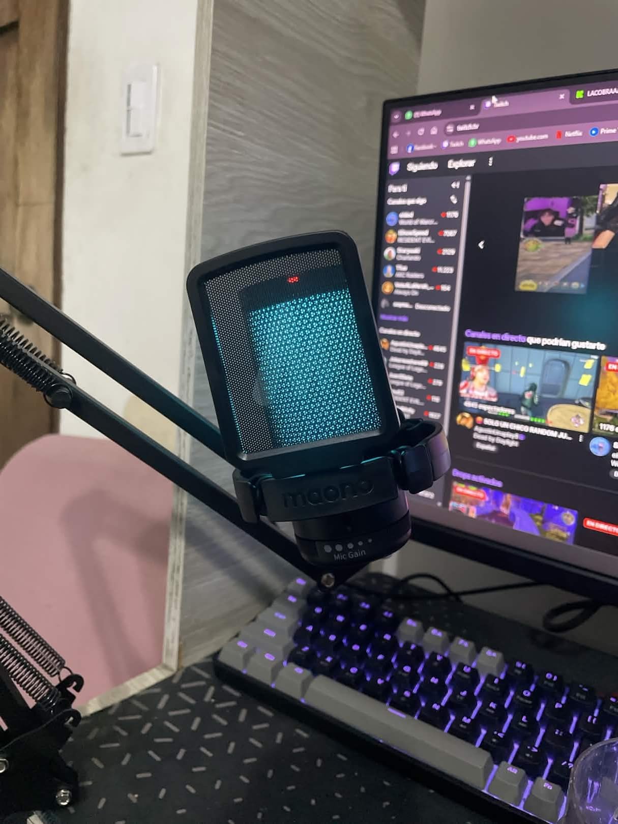MAONO Gaming USB Microphone, Noise Cancellation Condenser Mic with Mute, Gain, Monitoring, Boom Arm Mic for Streaming, Podcast, Twitch, YouTube, Discord, PC, Computer, PS4, PS5, Mac, GamerWave DGM20S customer photo 2
