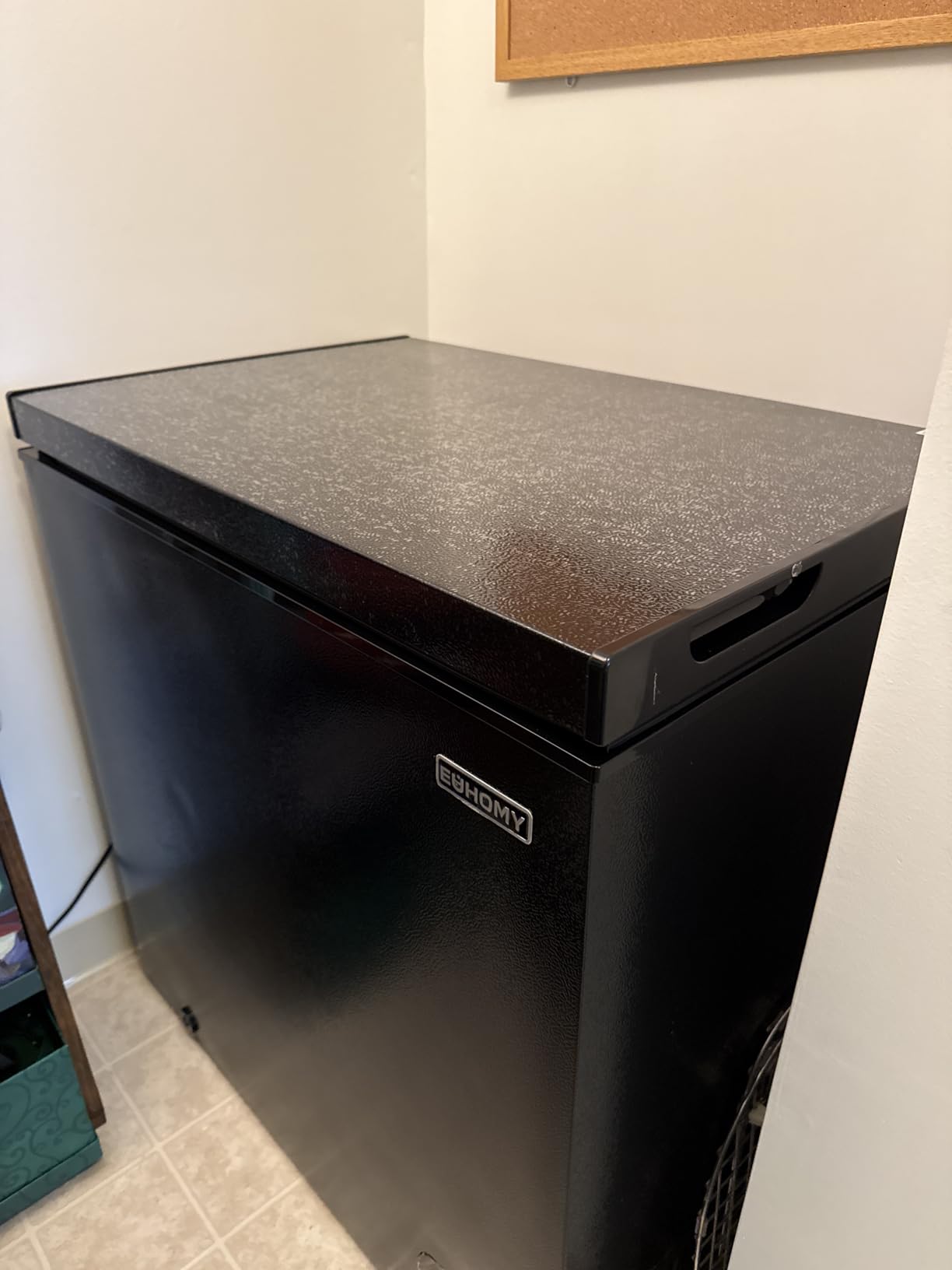 EUHOMY 3.5 Cu.Ft Chest Freezer with Removable Basket, Small Deep Freezer Adjustable 7 Thermostat, Quiet Mini Freezer Free-Standing Top Door, Energy Saving for Apartment/Garage/Basement/Dorm/Home, Black customer photo 1