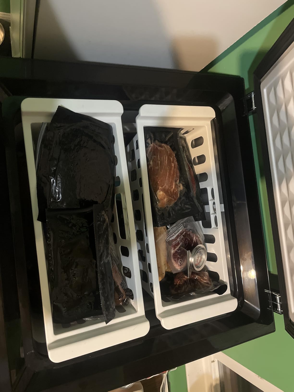 EUHOMY 3.5 Cu.Ft Chest Freezer with Removable Basket, Small Deep Freezer Adjustable 7 Thermostat, Quiet Mini Freezer Free-Standing Top Door, Energy Saving for Apartment/Garage/Basement/Dorm/Home, Black customer photo 2