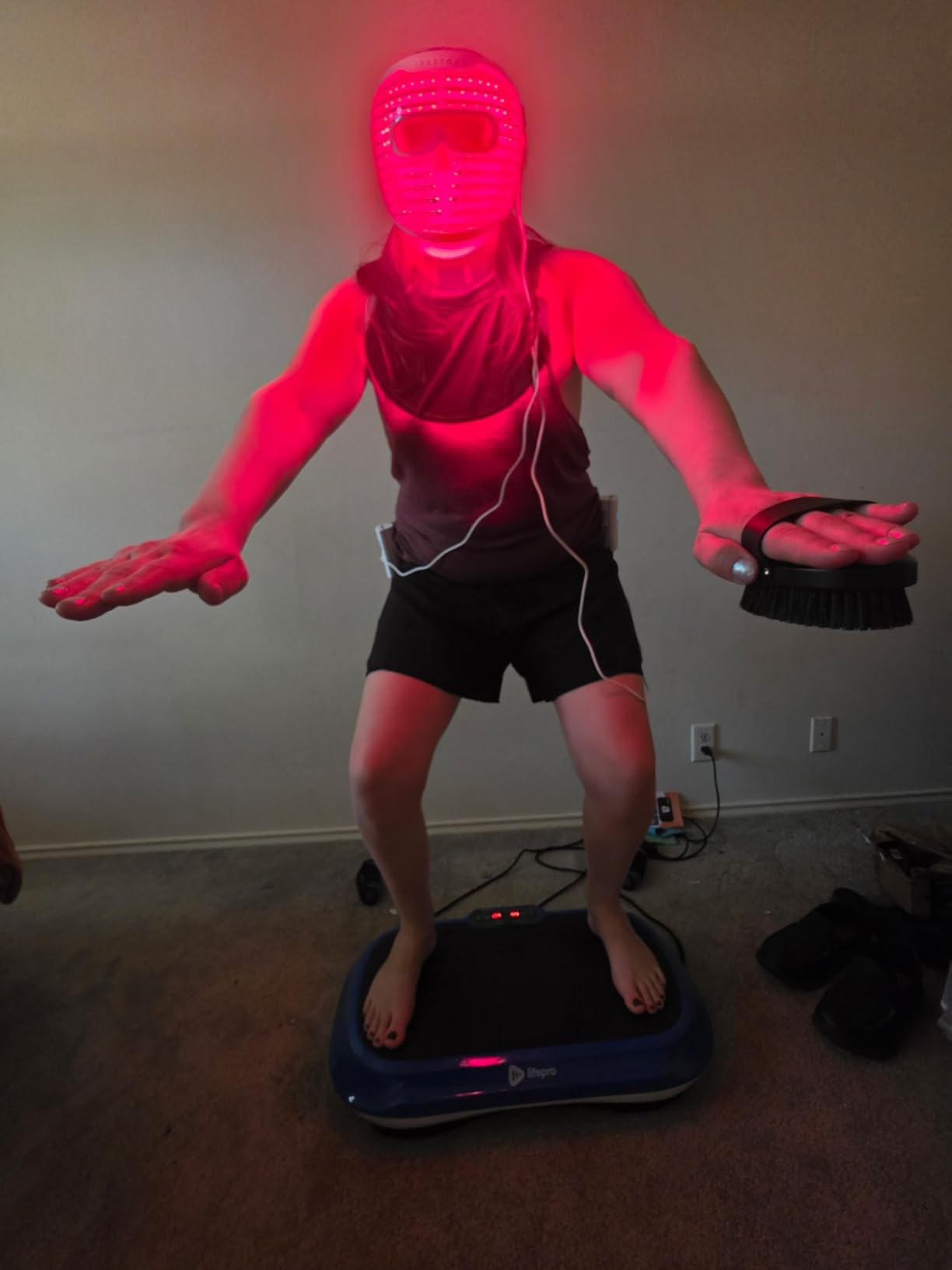 Lifepro Waver Vibration Plate Exercise Machine for Lymphatic Drainage, Muscle Activation, Full-Body Workout customer photo 1