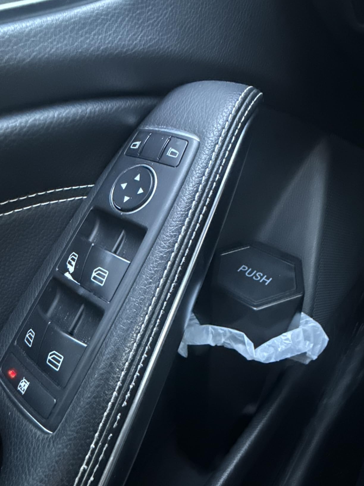 HOTOR Car Trash Can with Lid - 2 Pack, Car Accessories for Interior, Leakproof Vehicle Garbage Can with 30 Attached Trash Bags, Multipurpose Organizers and Storage for Home, Office, Black customer photo 1