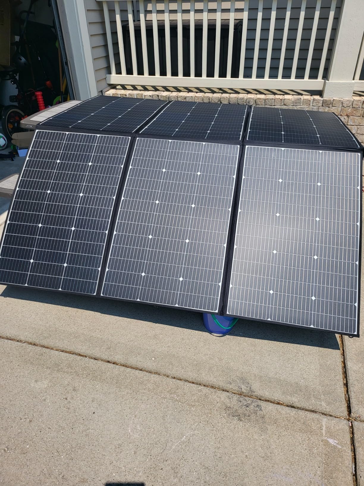 ALLPOWERS SP039 600W Foldable Solar Panel, 24% Efficient IP66 Waterproof for RV Camping Home & 12V Systems, Compact Portable Design customer photo 2