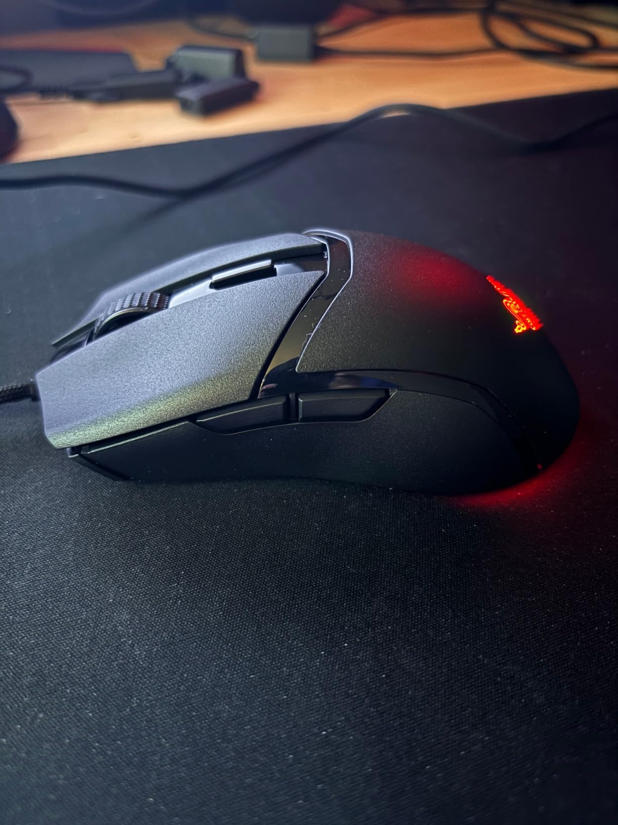 Razer Cobra Wired Gaming Mouse: 58g Lightweight Design - Gen-3 Optical Switches - Chroma RGB Lighting with Underglow - Precise 8500 DPI Optical Sensor - 100% PTFE Mouse Feet - Speedflex Cable - Black customer photo 2