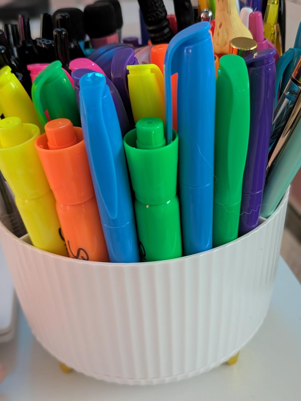 Marbrasse Desk Organizer, 360-Degree Rotating Pen Holder, Desk Organizers and Accessories with 5 Compartments Pencil Holder, Art Supply Storage Box Caddy for Office, Home (White) customer photo 1