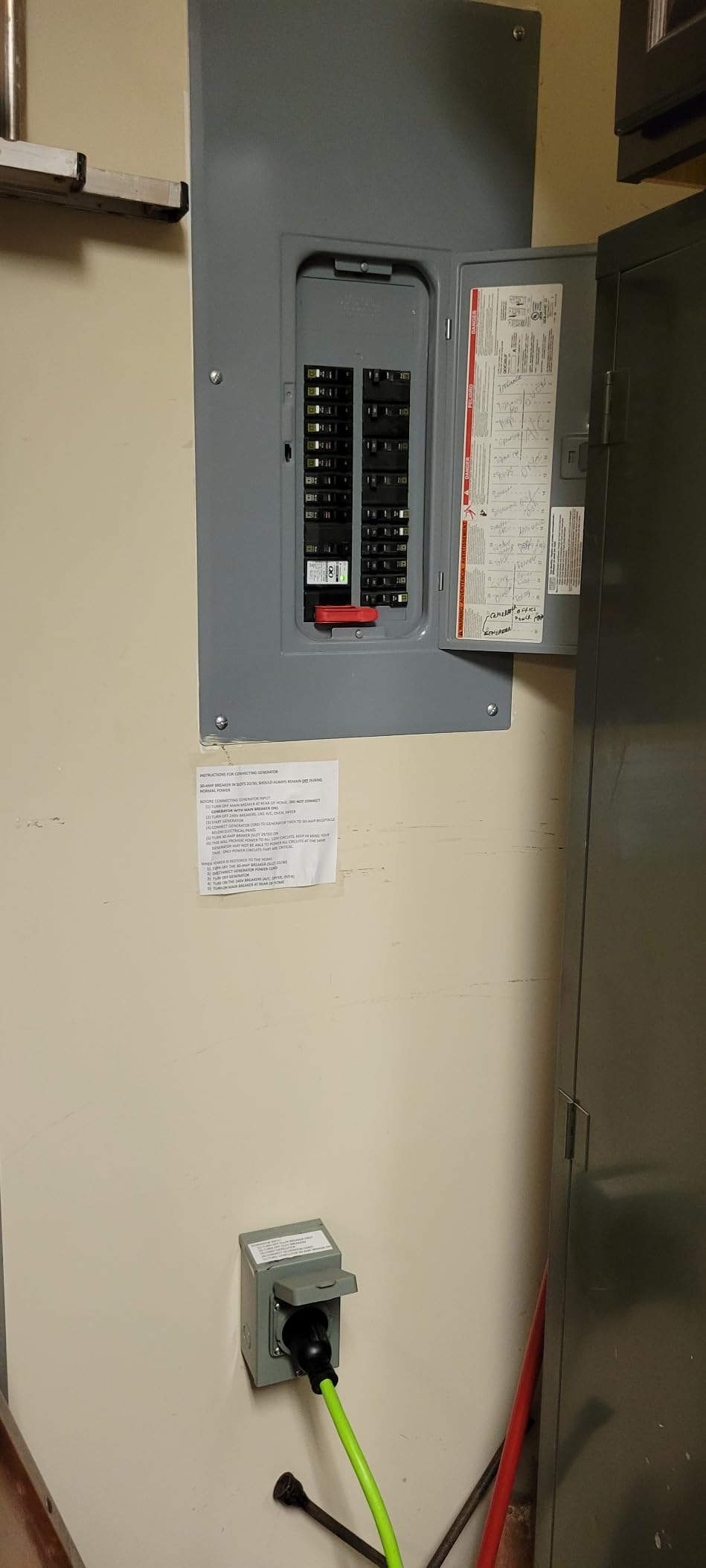 Anker SOLIX F3800 Portable Power Station, 3840Wh, LiFePO4 Batteries, Ultra-High 6000W AC Output with 120V/240V, Solar Generator for Home Backup, RVs, Emergencies, Power Outages, and Outdoor Camping customer photo 2