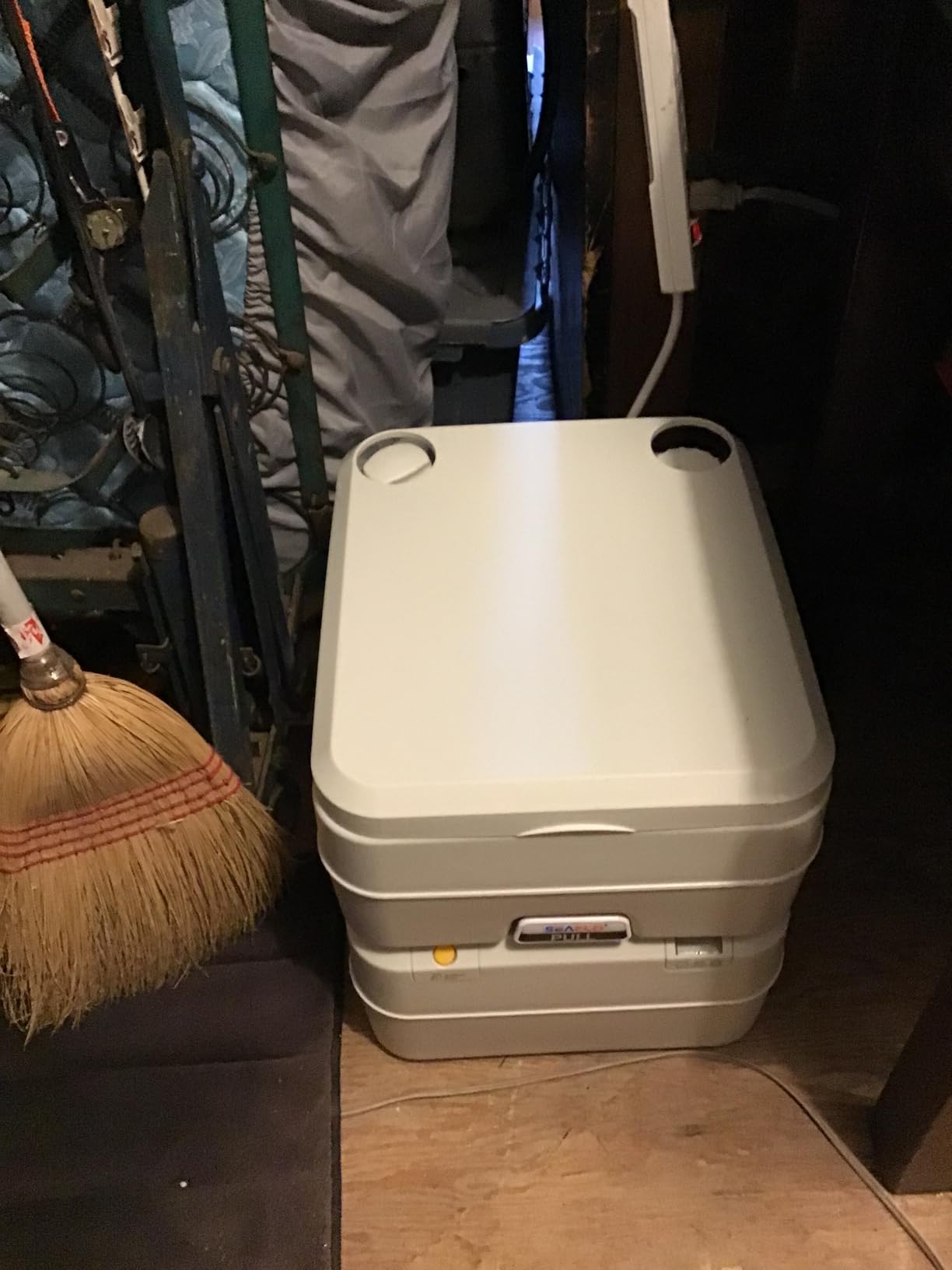 SEAFLO Portable Toilet for RV, Boat, and Camping (5.3 Gallon - Multifunctional) customer photo 1