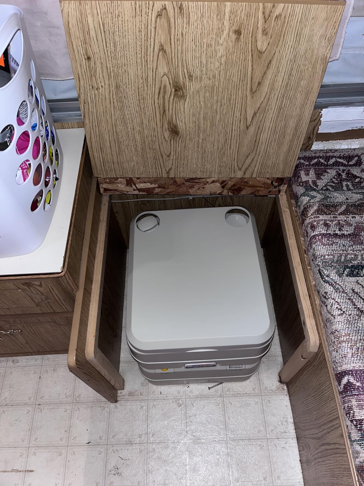 SEAFLO Portable Toilet for RV, Boat, and Camping (5.3 Gallon - Multifunctional) customer photo 2