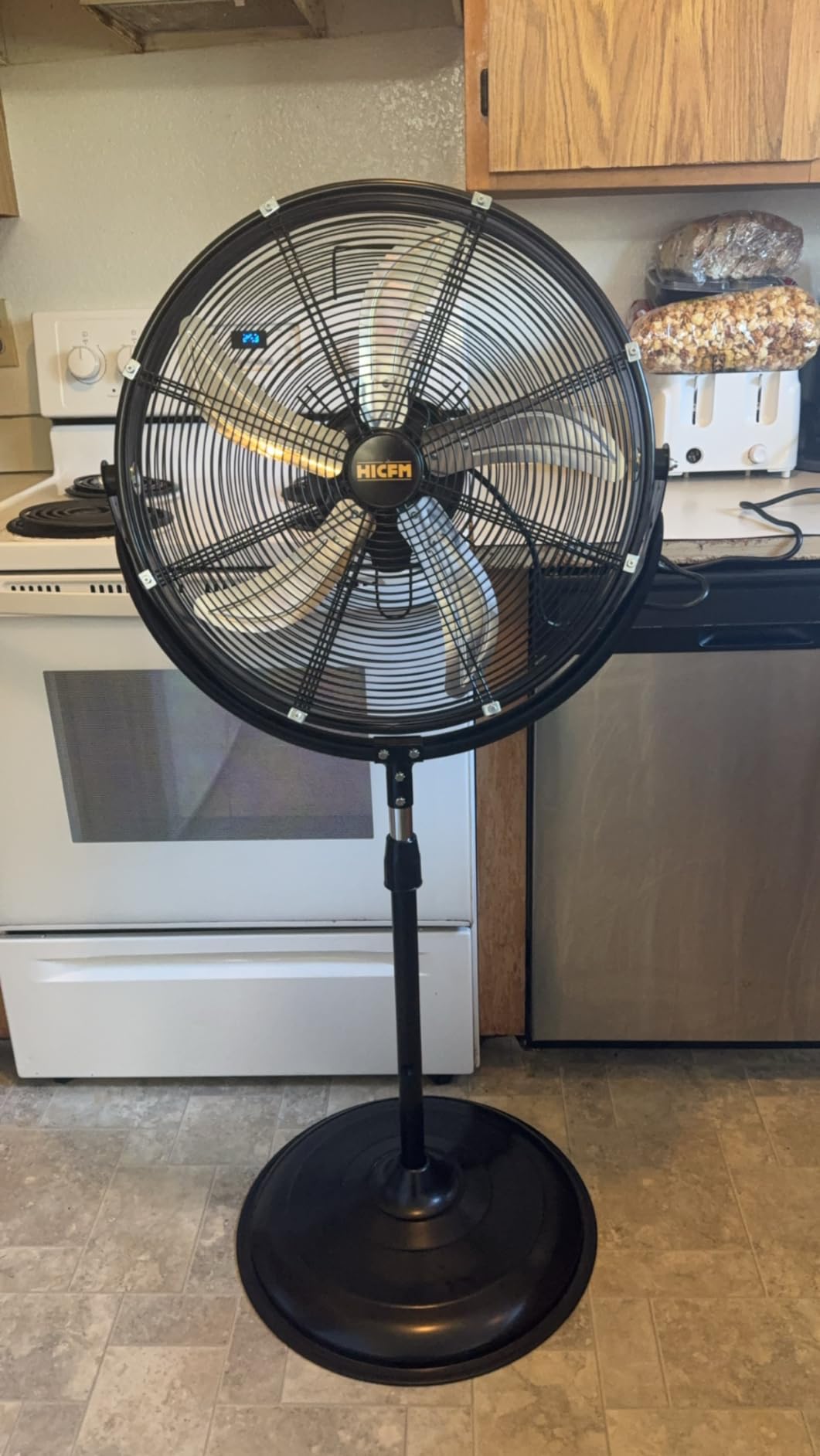 HiCFM 30 inch Misting Outdoor Oscillating Pedestal Fan, IP44 Enclosure 1/3 HP Industial Motor, 9 FT Cord & GFCI Plug, High Velocity Weatherproof Shop Fan with Mist, UL Approved customer photo 1