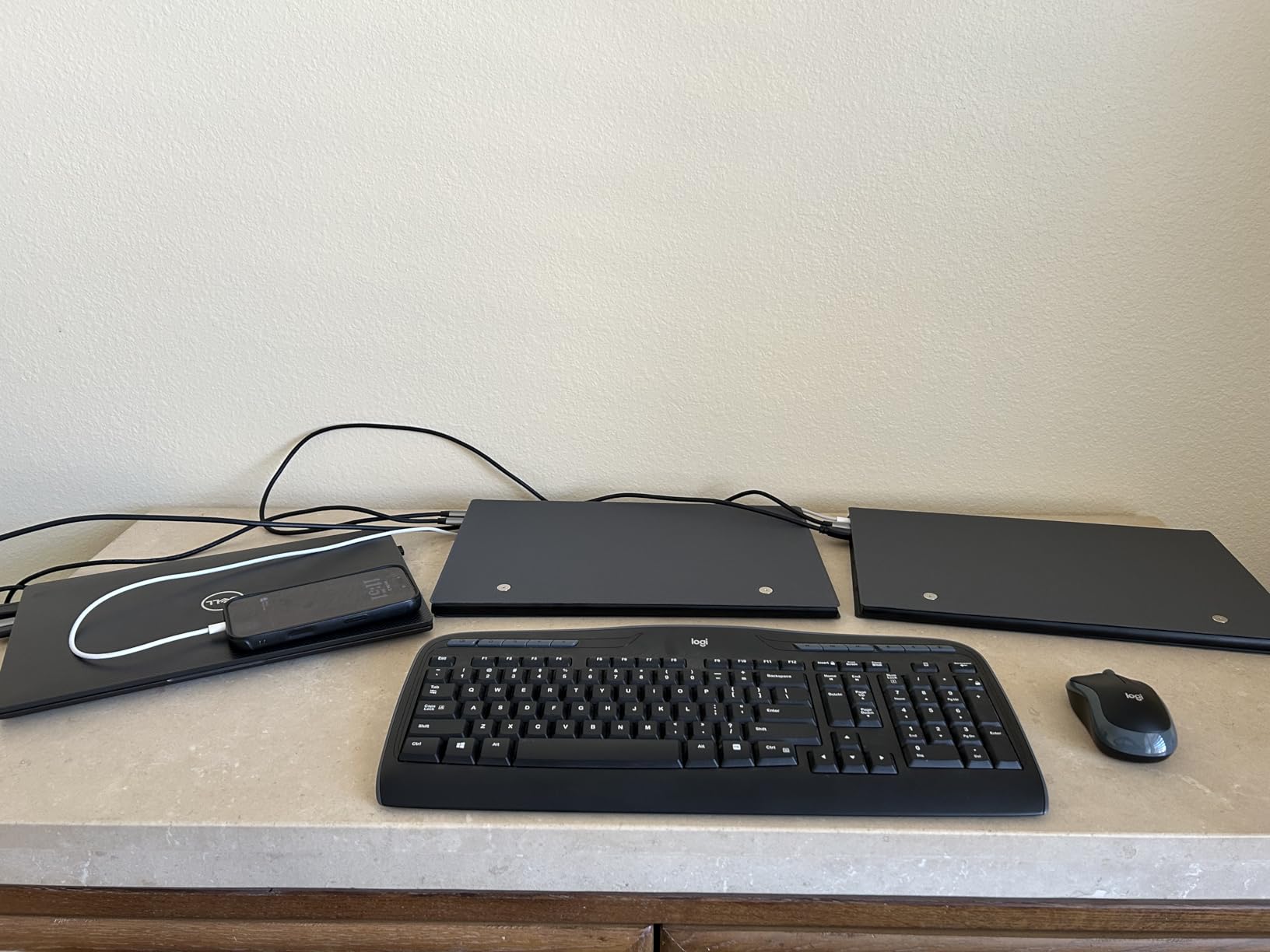 True 4K Portable Monitor - 15.6inch UHD 3840x2160 100% sRGB USB-C HDMI External Second Monitor Portable IPS Screen Computer Display with Speakers for Laptop MacBook Switch PS5/4 Xbox customer photo 1