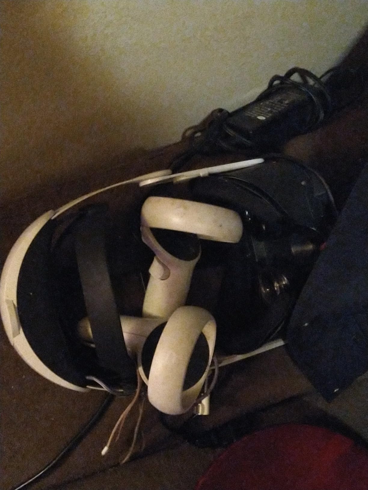 Hurra Head Strap with Battery for Oculus Quest 2, 10000mAh Fast Charging Battery Pack Extend 8H Playtime, Counter Balance Adjustable Elite Strap Replacement Accessories Enhanced Comfort Support in VR customer photo 2