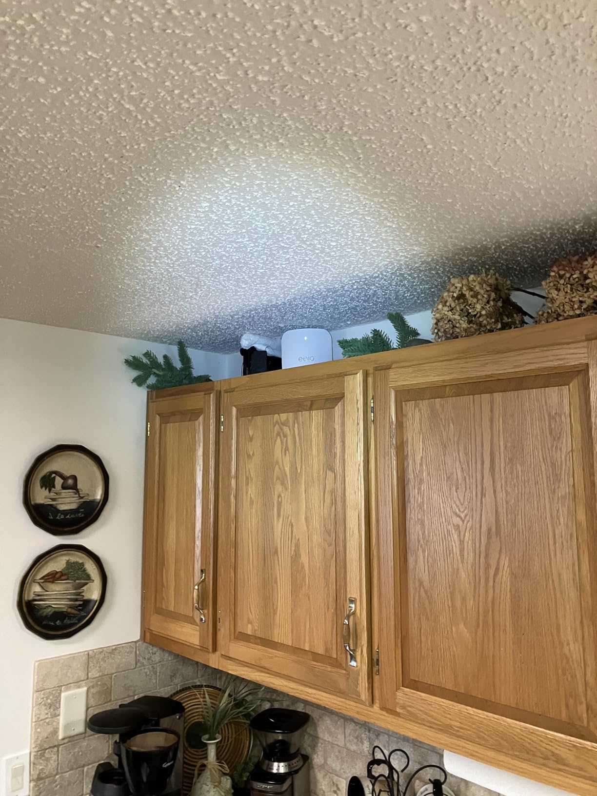 Amazon eero Pro 7 tri-band mesh Wi-Fi 7 router - Supports internet plans up to 5 Gbps, Coverage up to 2,000 sq. ft., 1-pack customer photo 2