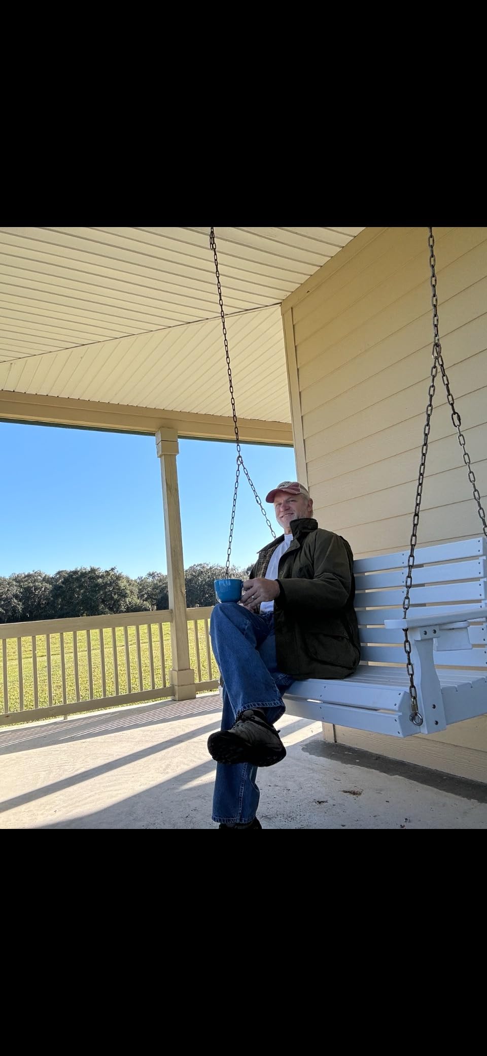 VINGLI Heavy Duty 1600 LBS HDPE Porch Swing Outdoor with Rotatable Cup Holder, 4 FT Patio Bench Swing with Adjustable Chains, 2 Person Hanging Porch Swing Chair for Porch, Yard, Tree, Garden - White customer photo 2