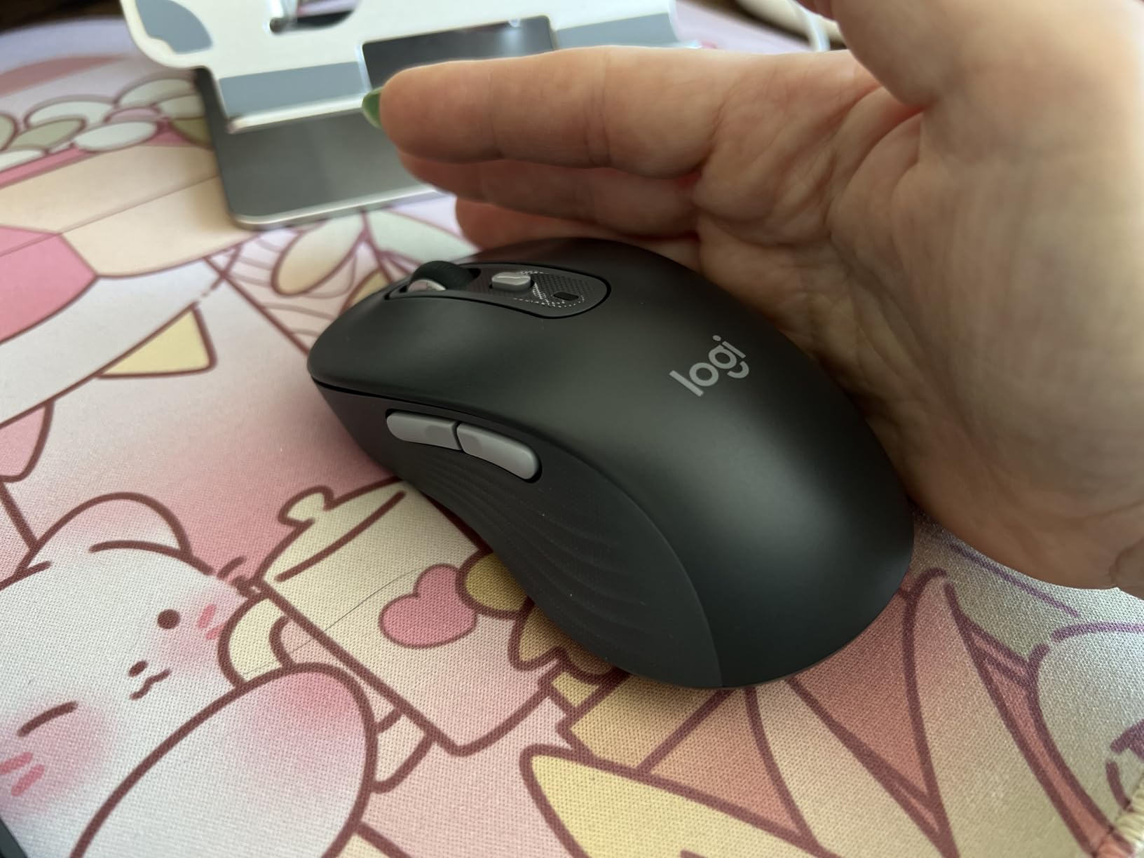 Logitech MK955 Signature Slim Wireless Keyboard and Mouse Combo, for Larger Hands, Quiet Typing and Clicking, Switch Across Three Devices, Bluetooth, Multi-OS, for Windows and Mac customer photo 2