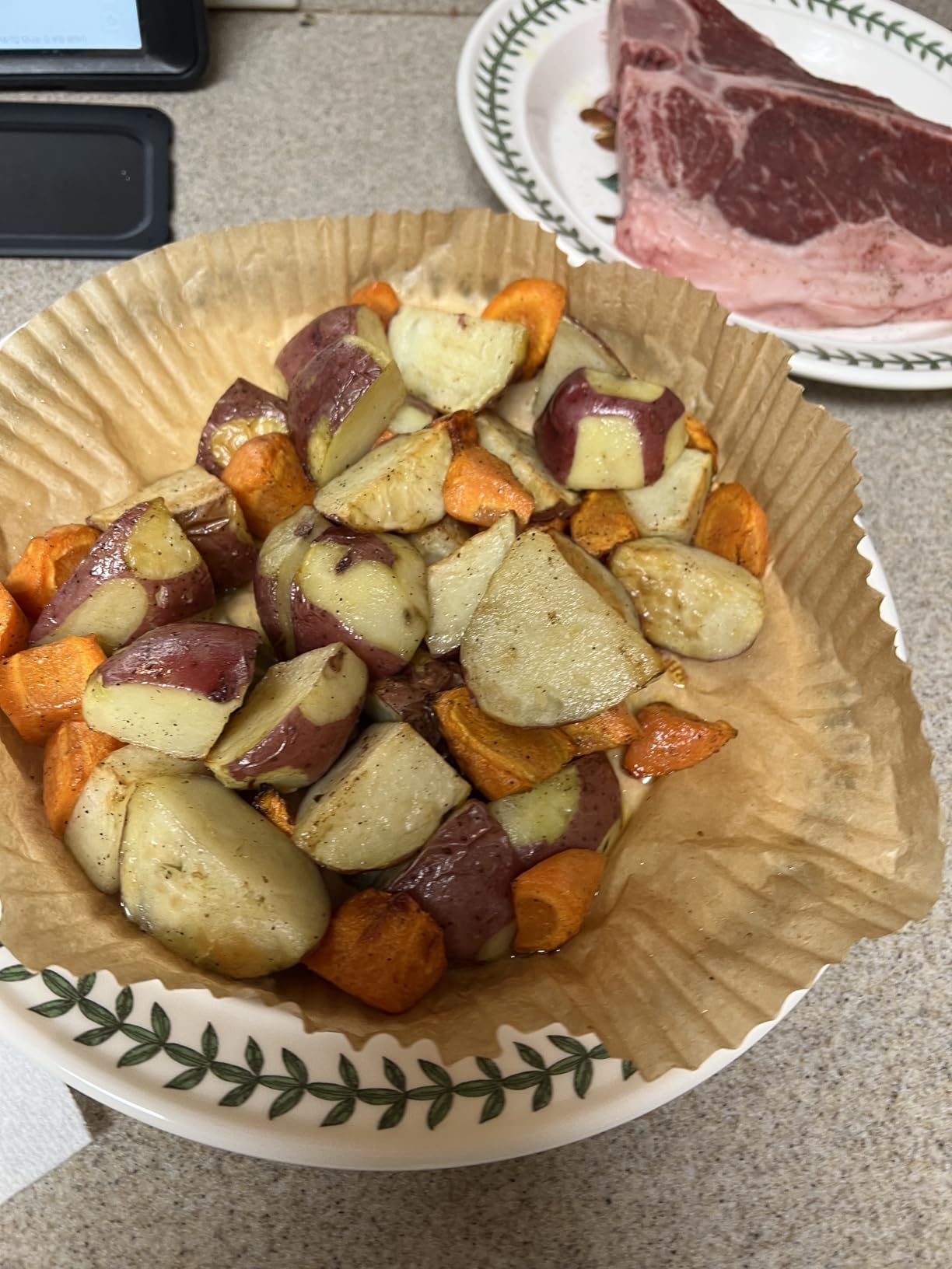 Ninja Foodi Air Fryer | 6-in-1 with 7-QT MegaZone & Basket Divider | 450F | Air Fry, Roast, Broil, Dehydrate, Keep Warm & Bake | Black | DZ071 customer photo 2