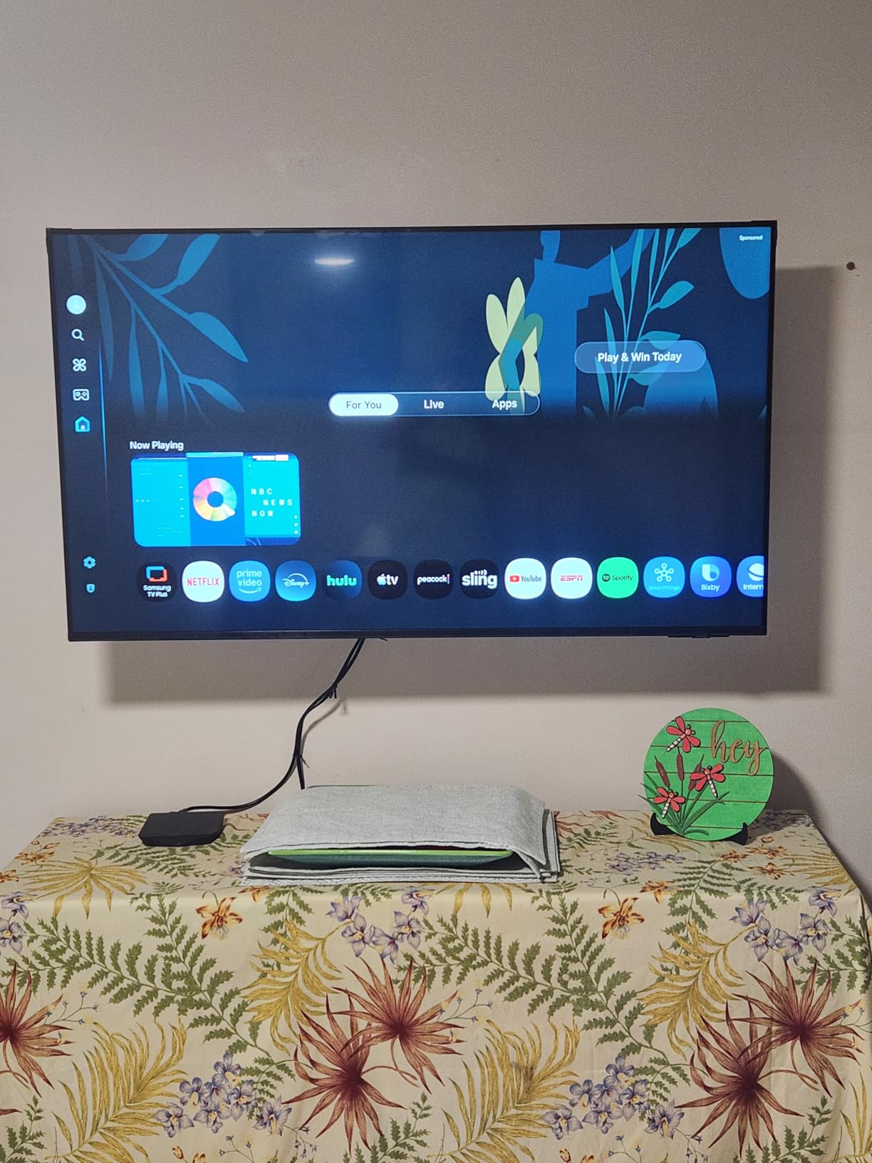 Perlegear UL-Listed Full Motion TV Wall Mount for 42 to 90 Inch TVs up to 150 lbs, Pre-Assembled TV Mount with Tool-Free Tilt, Swivel, Extension, Max VESA 600 x 400mm, 12 to 16 to 18 to 24 Wood Studs, PGLF16 customer photo 1