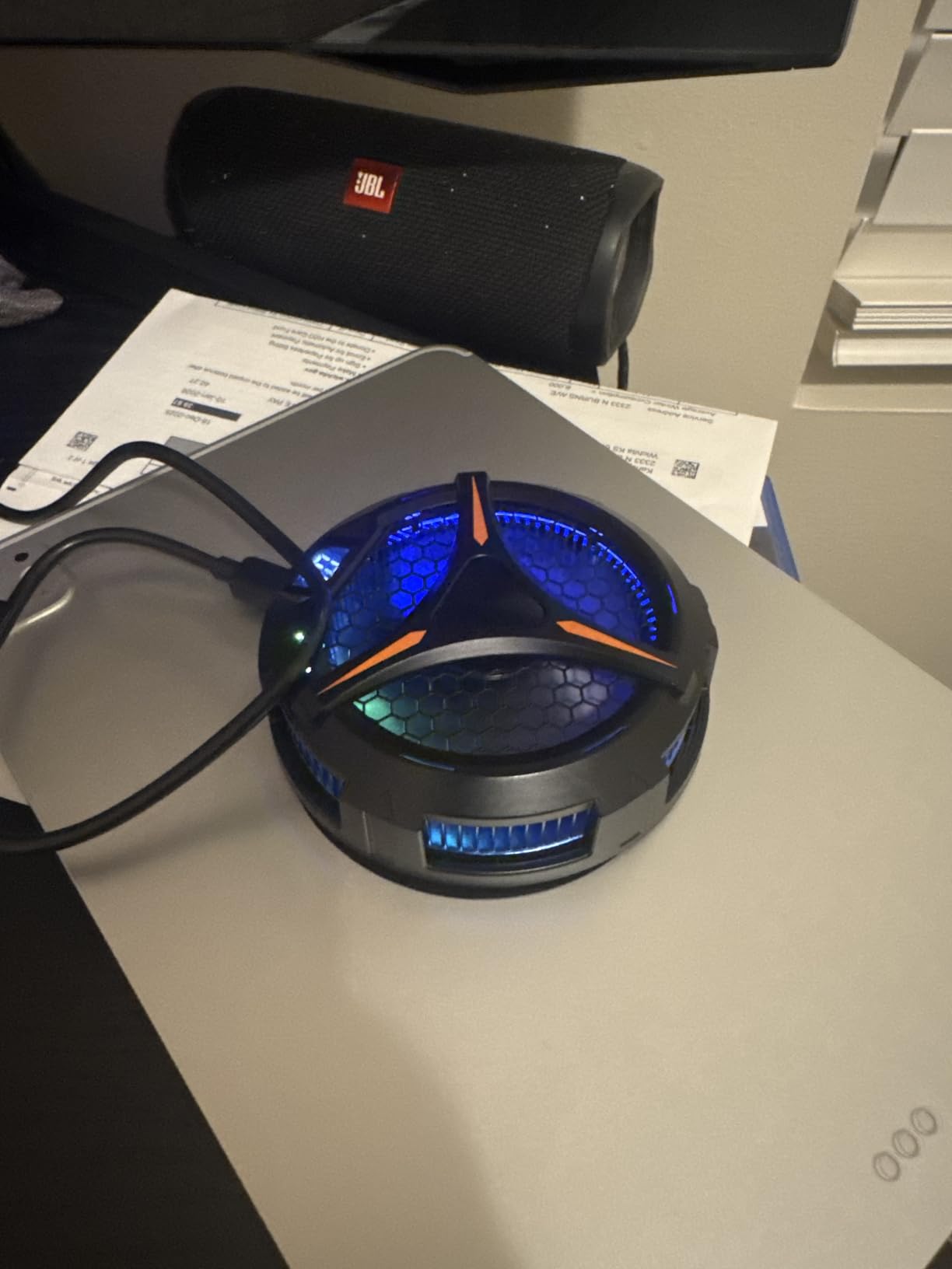 iPad Cooler,Magnetic Tablet Cooler for ipad/Surface pro/Samsung Tab,Compatible for Steam Deck,Universal Radiator with Temperature Display for Mobile Gaming,Tiktok Live Streaming customer photo 1