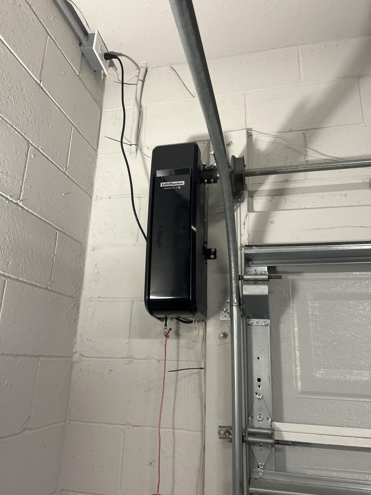98022 Premium Series by LiftMaster (Replaced 8500) Jackshaft Garage Door Opener Battery Backup W/WiFi customer photo 2