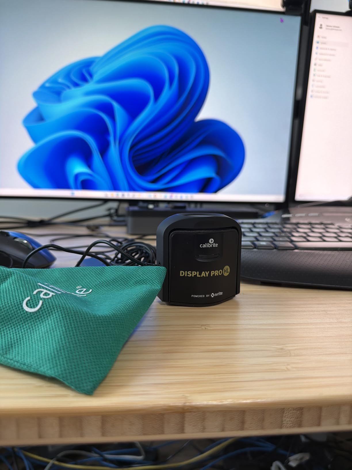 Calibrite Display Plus HL Monitor Calibration Colorimeter for Mini LED OLED and Super Bright Displays, Advanced HL Sensor Measures Up to 10000 Nits, PROFILER Software, USB C with Adapter customer photo 1